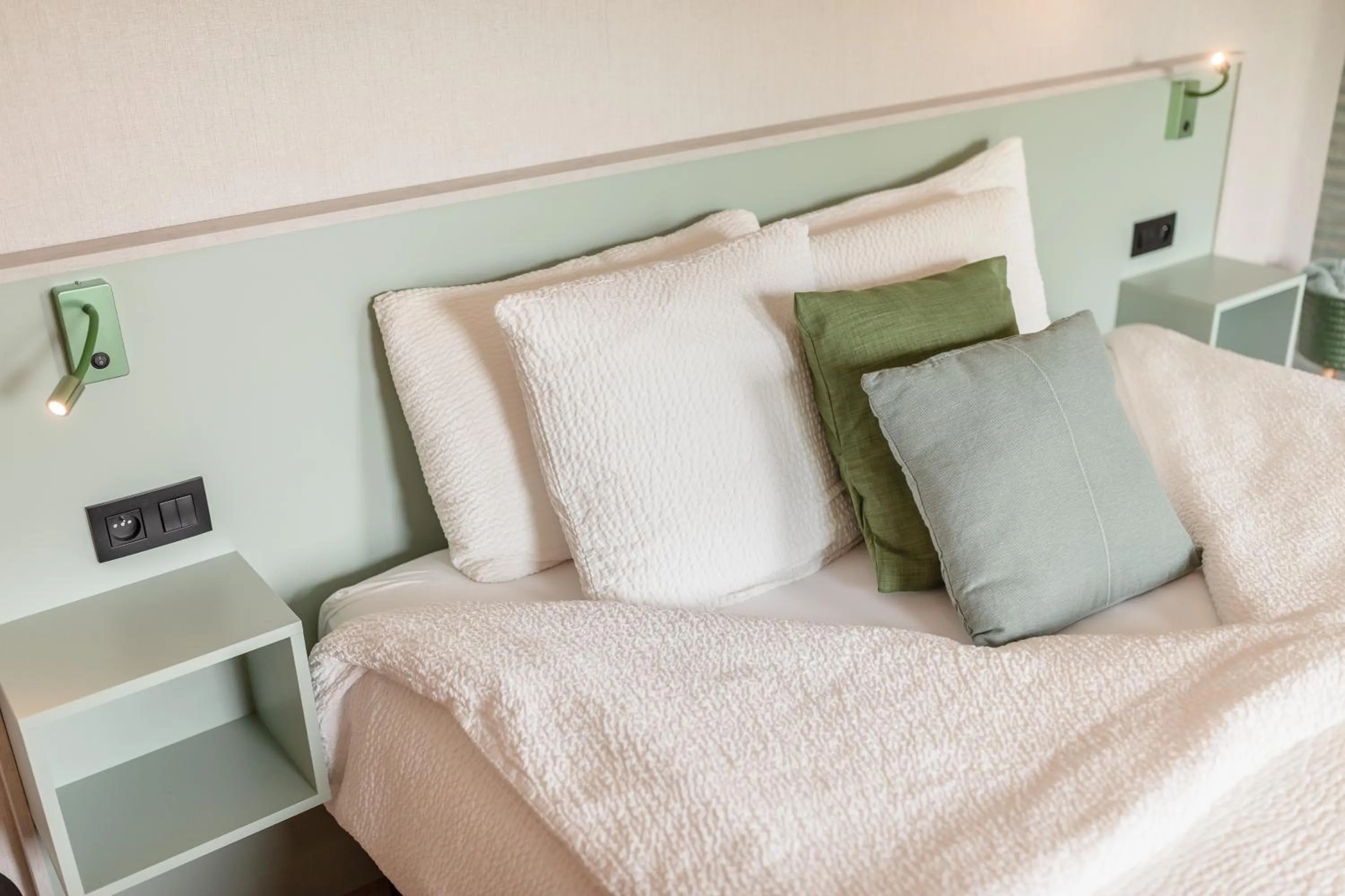 Bedroom, Bed in Abalona Hotel & Apartments