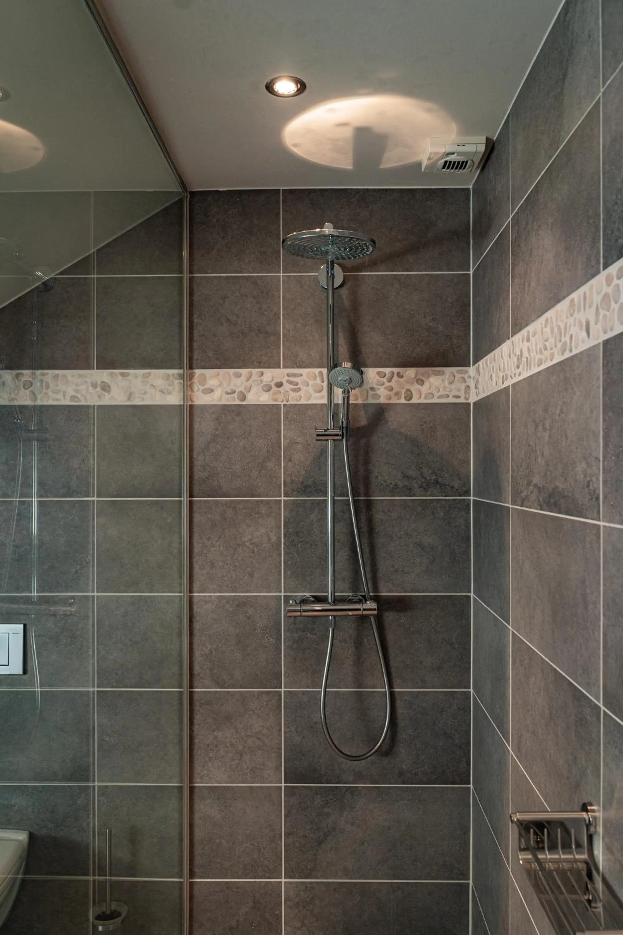 Shower in Abalona Hotel & Apartments