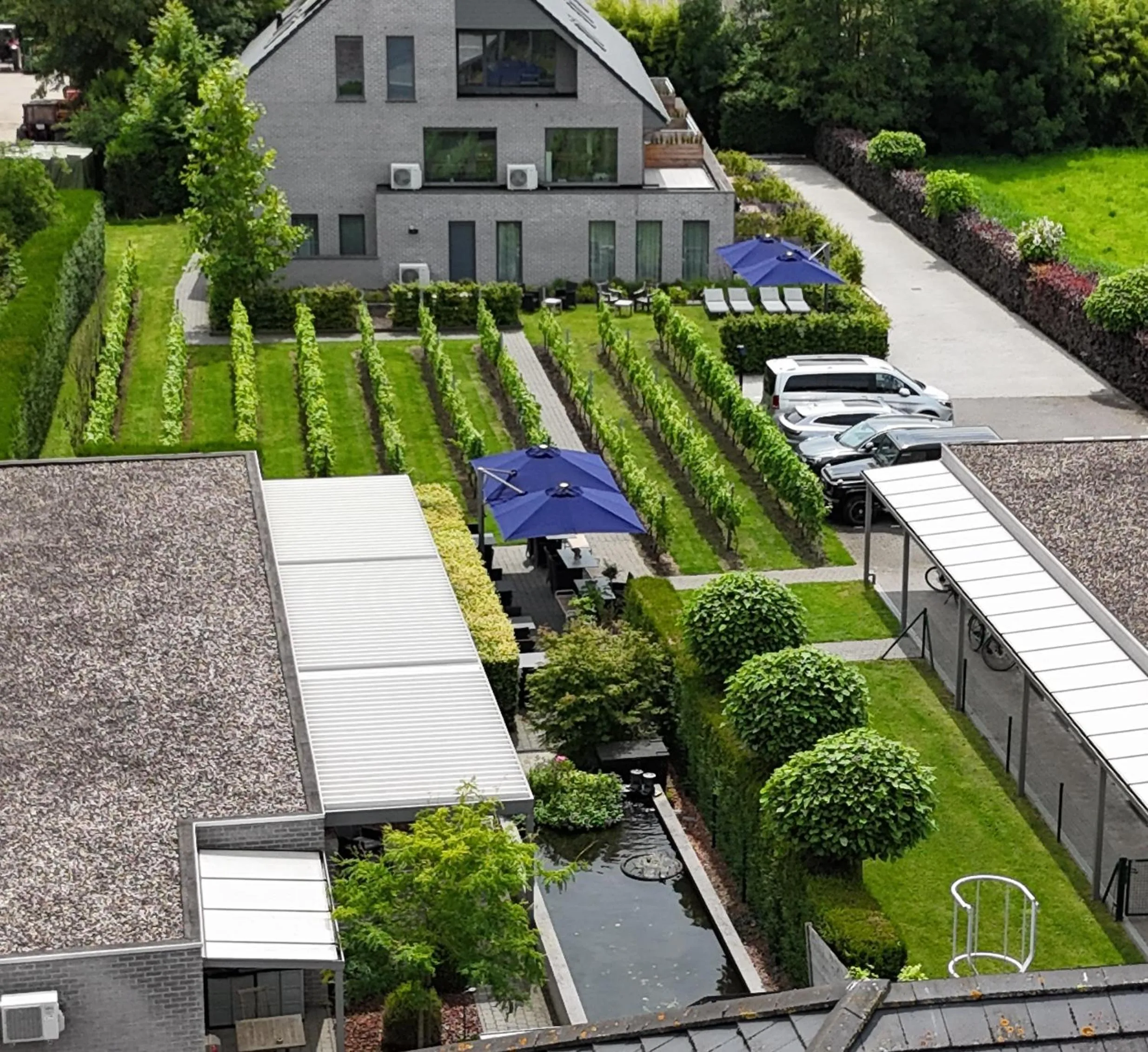 Property building in Abalona Hotel & Apartments