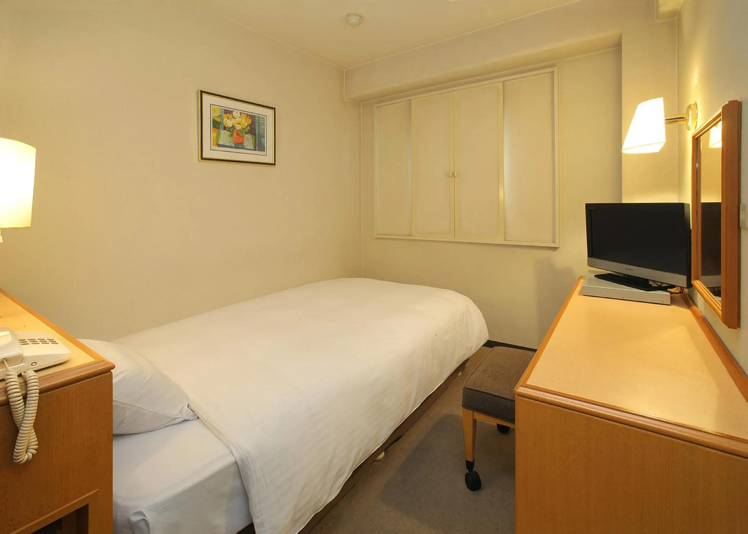 Bed in Smile Hotel Fukuoka Okawa