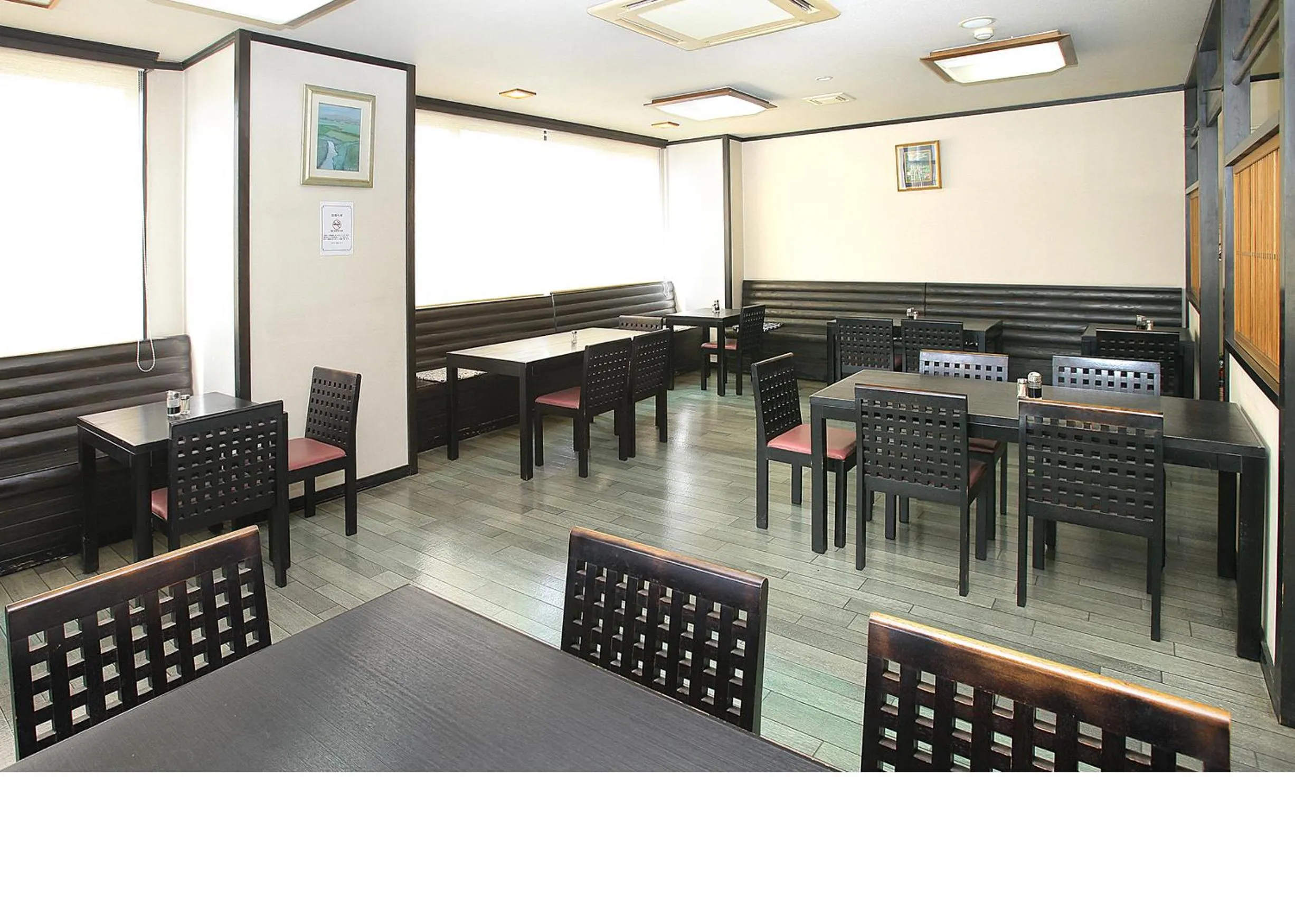 Restaurant/places to eat in Smile Hotel Fukuoka Okawa