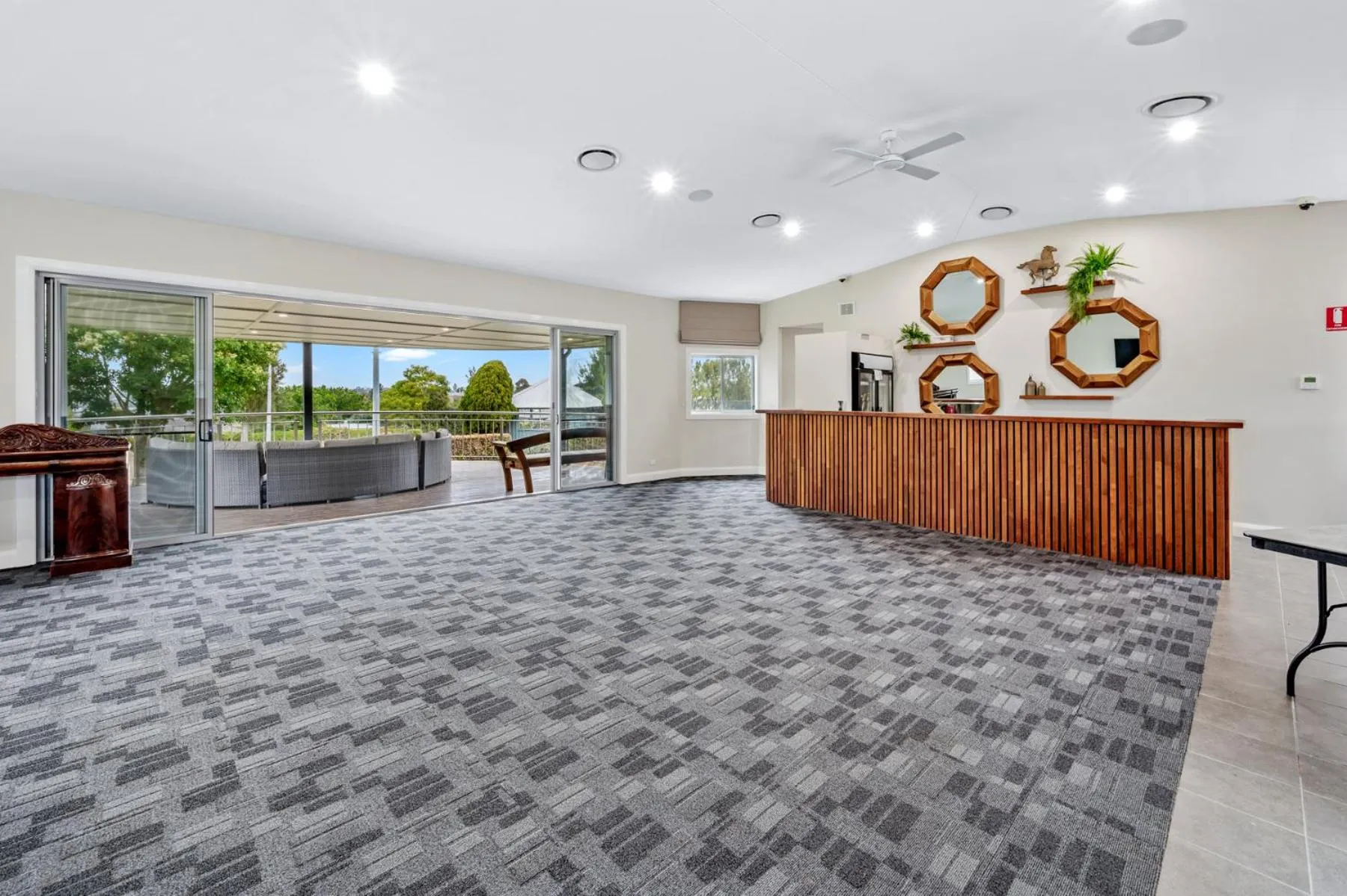 Seating area in Hunter Oasis