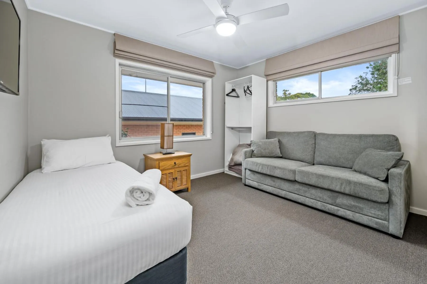 Bedroom, Bed in Hunter Oasis