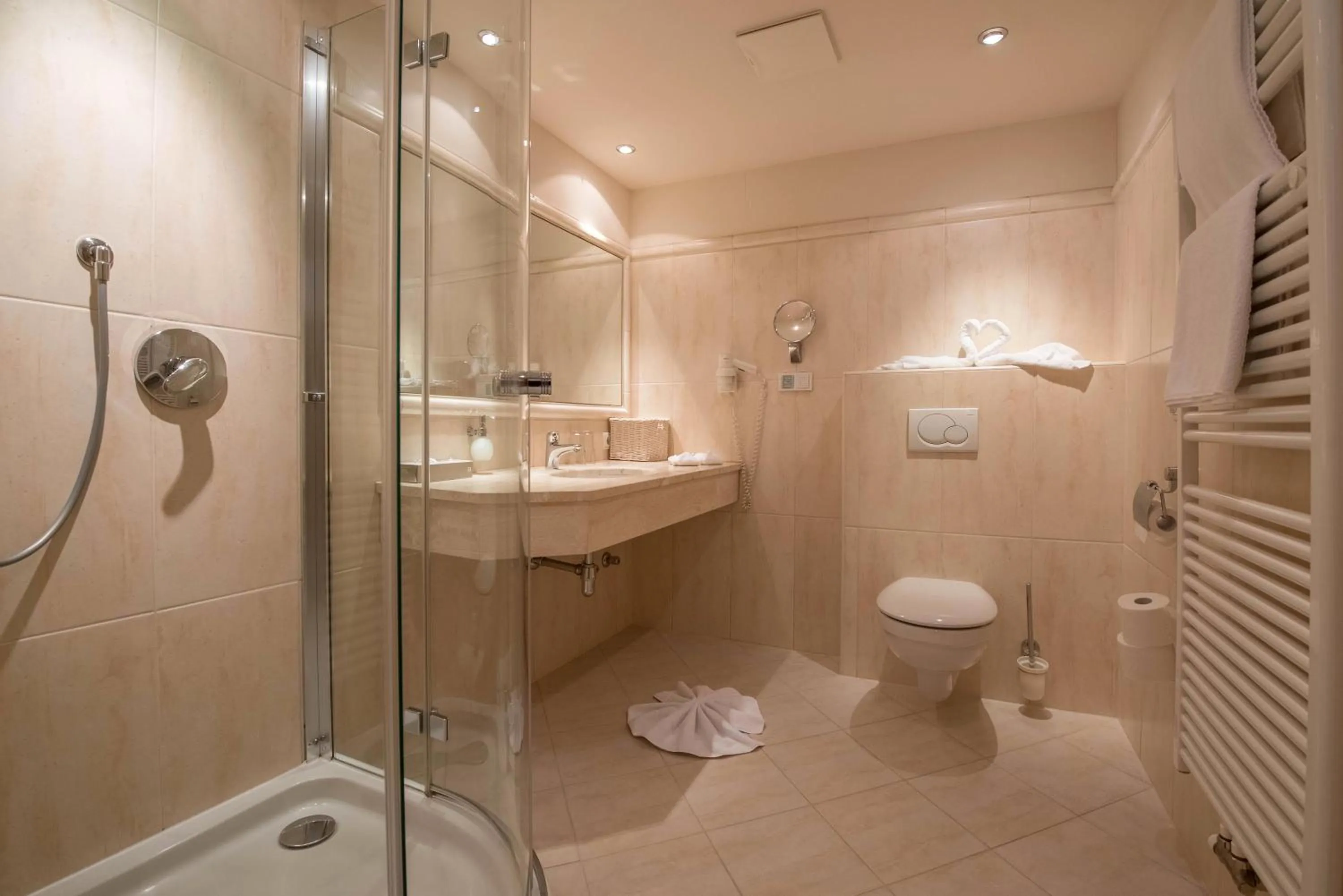 Shower in Hotel Alpenblick Zillertal