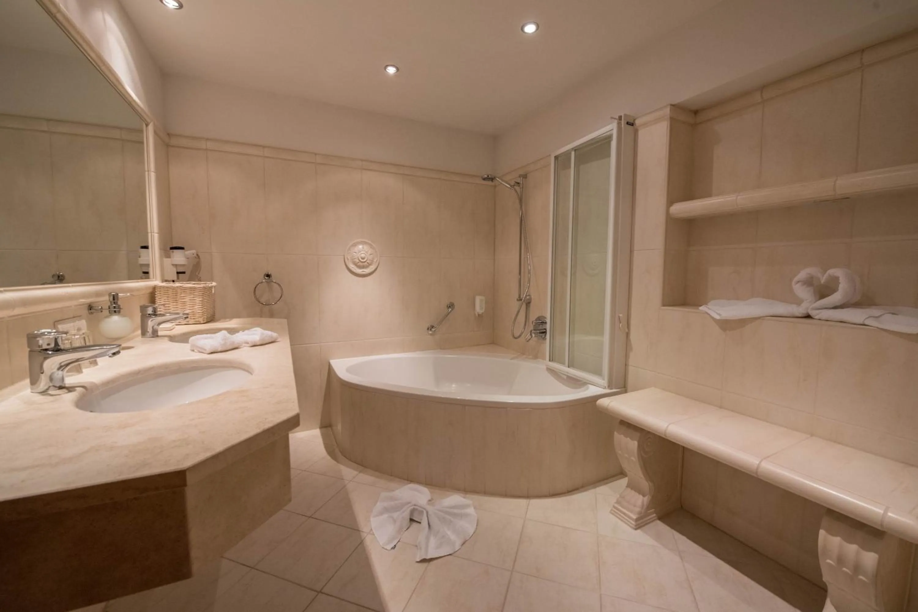 Bathroom in Hotel Alpenblick Zillertal