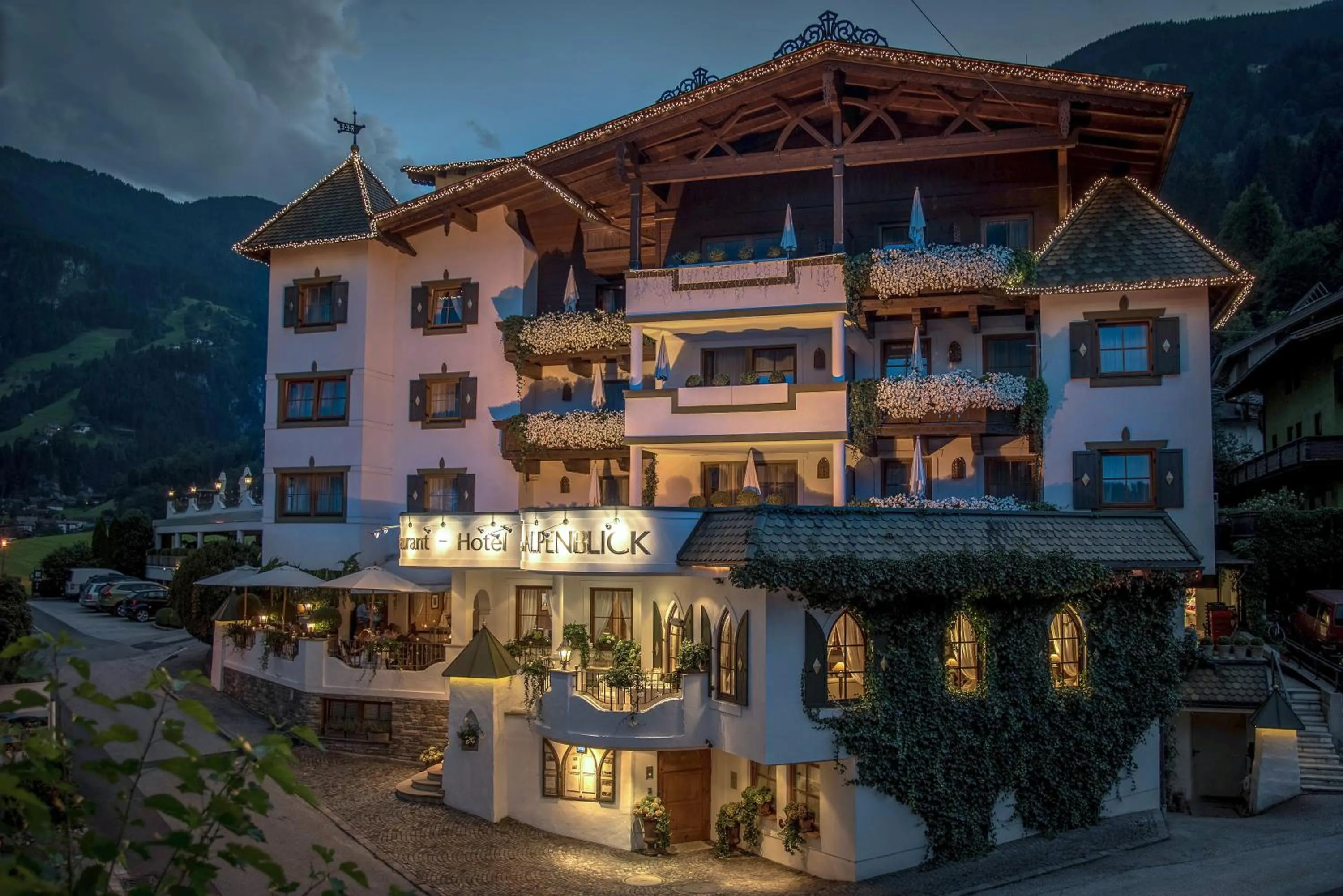 Property building in Hotel Alpenblick Zillertal