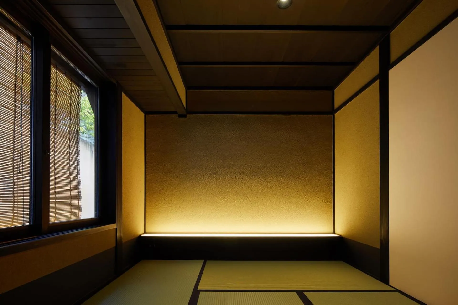 Kyoto Urushiro Wakasaya