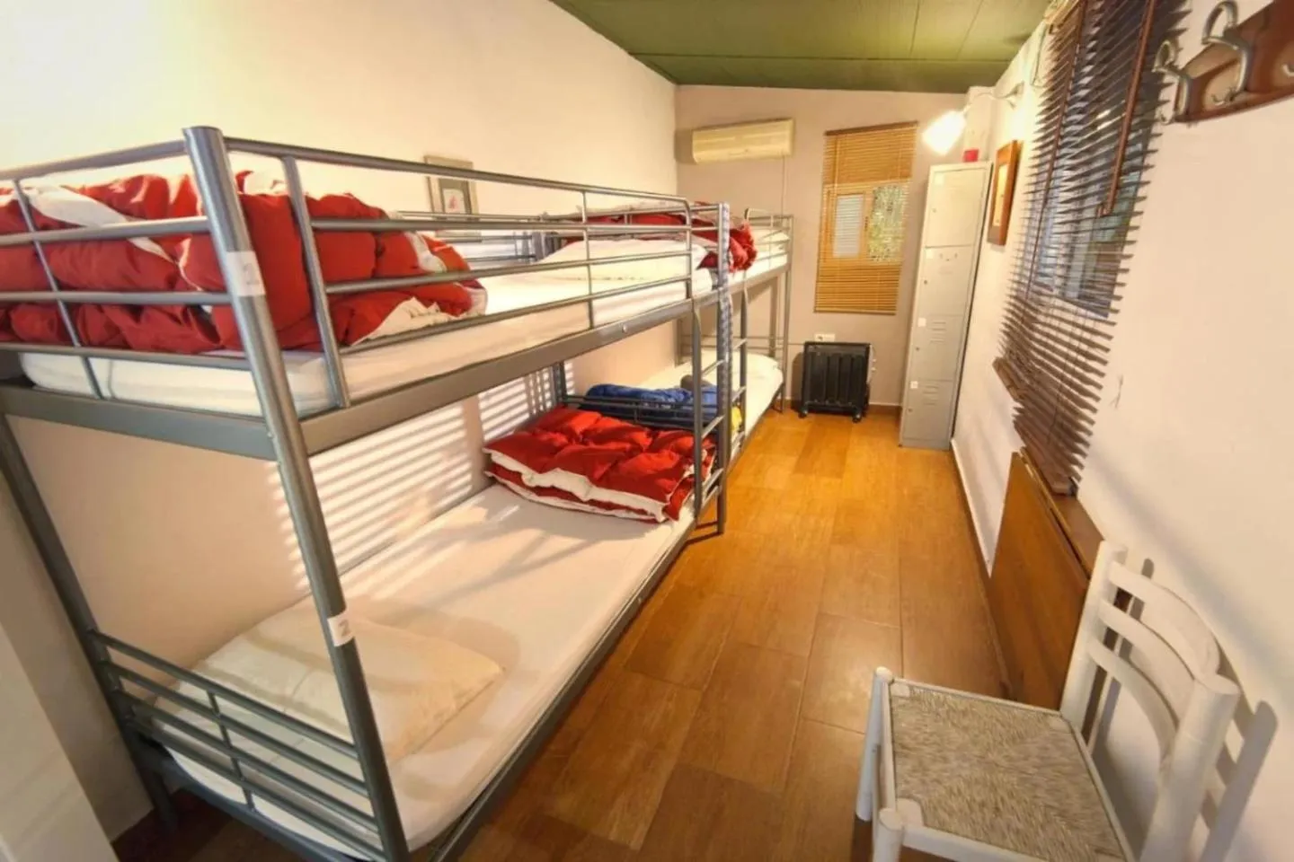 Photo of the whole room, Bed in La Casa Verde