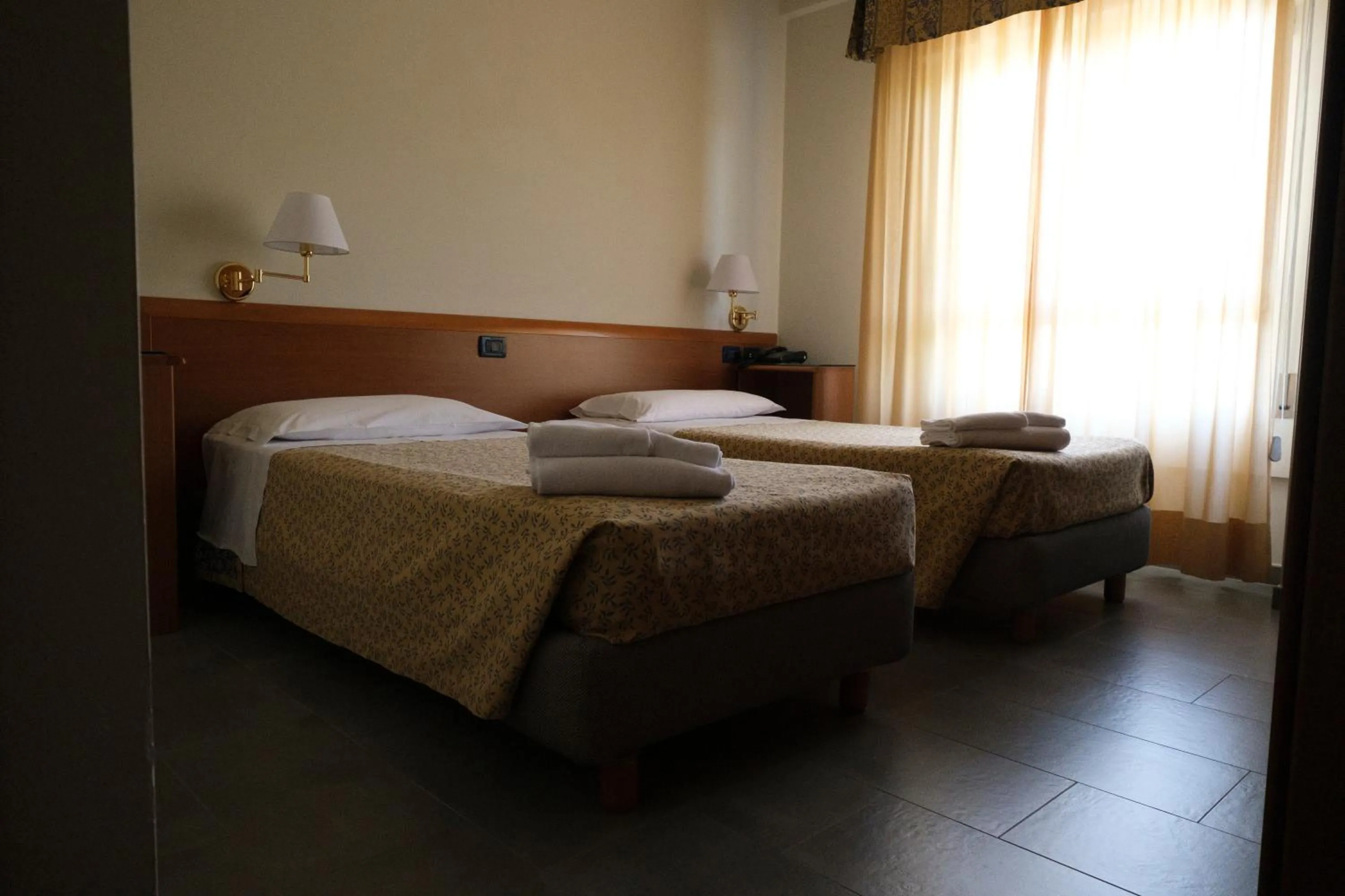 Bedroom, Bed in Albergo Zoello Je Suis