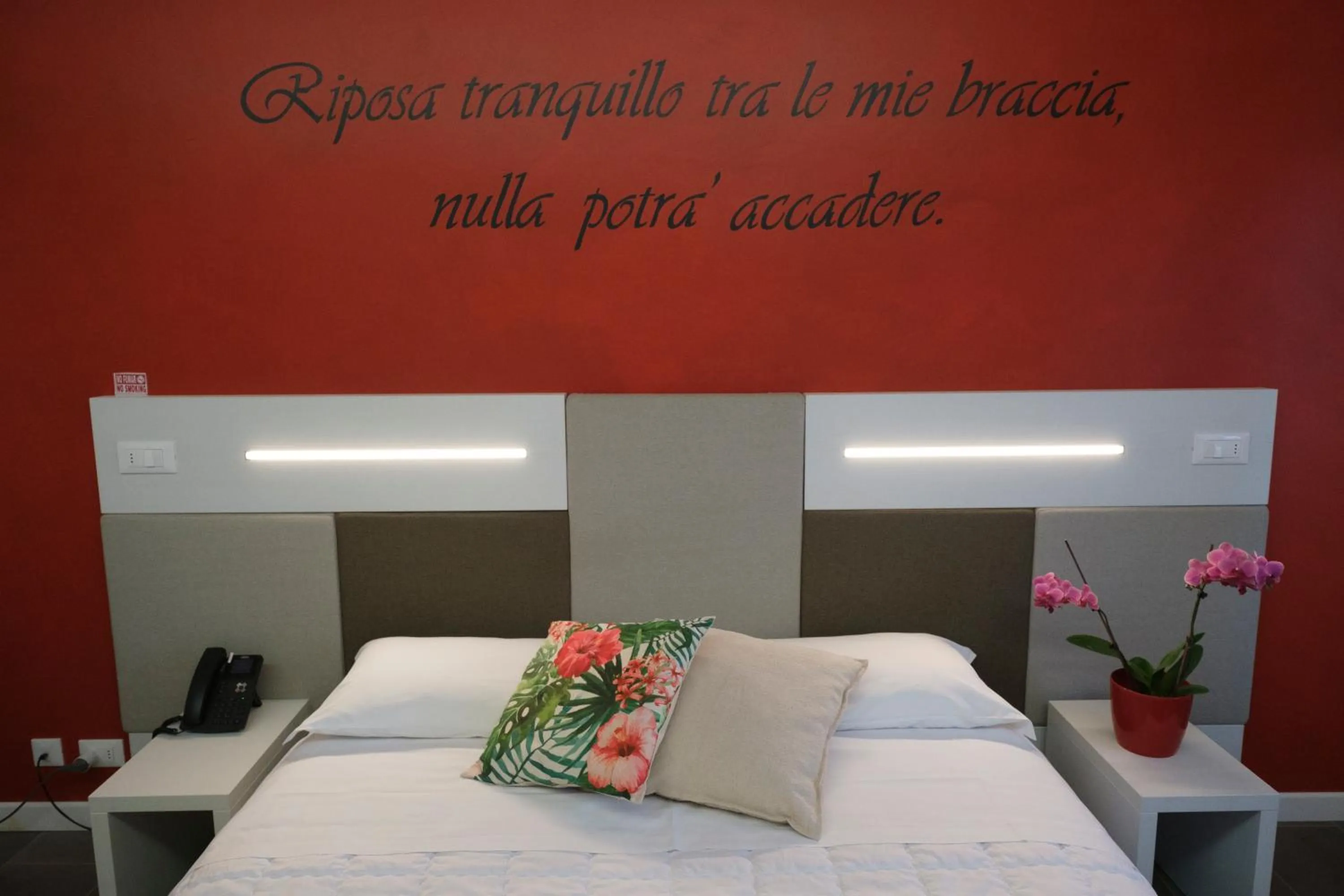 Bedroom, Bed in Albergo Zoello Je Suis