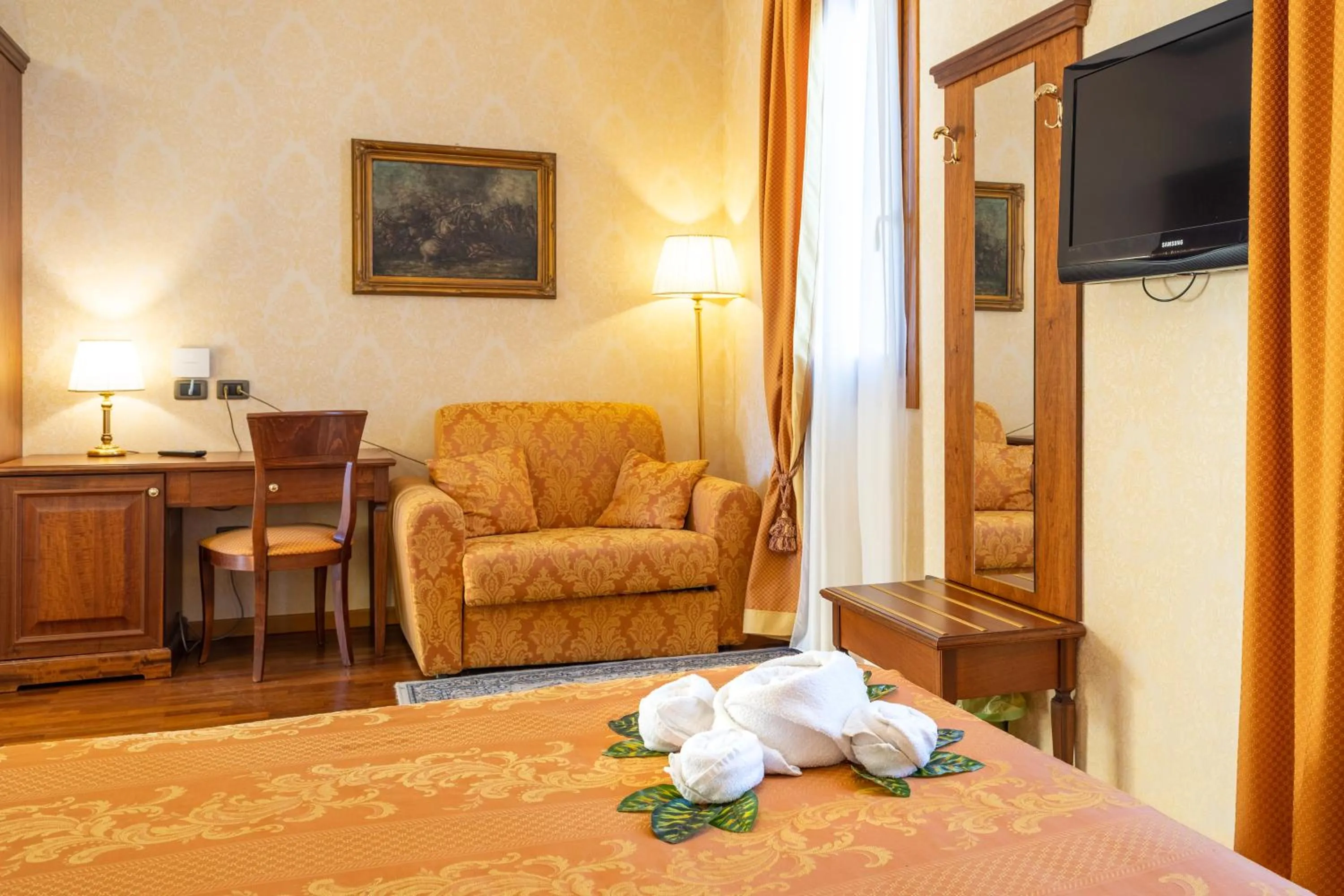 TV and multimedia, Bed in Hotel Borgo Don Chisciotte