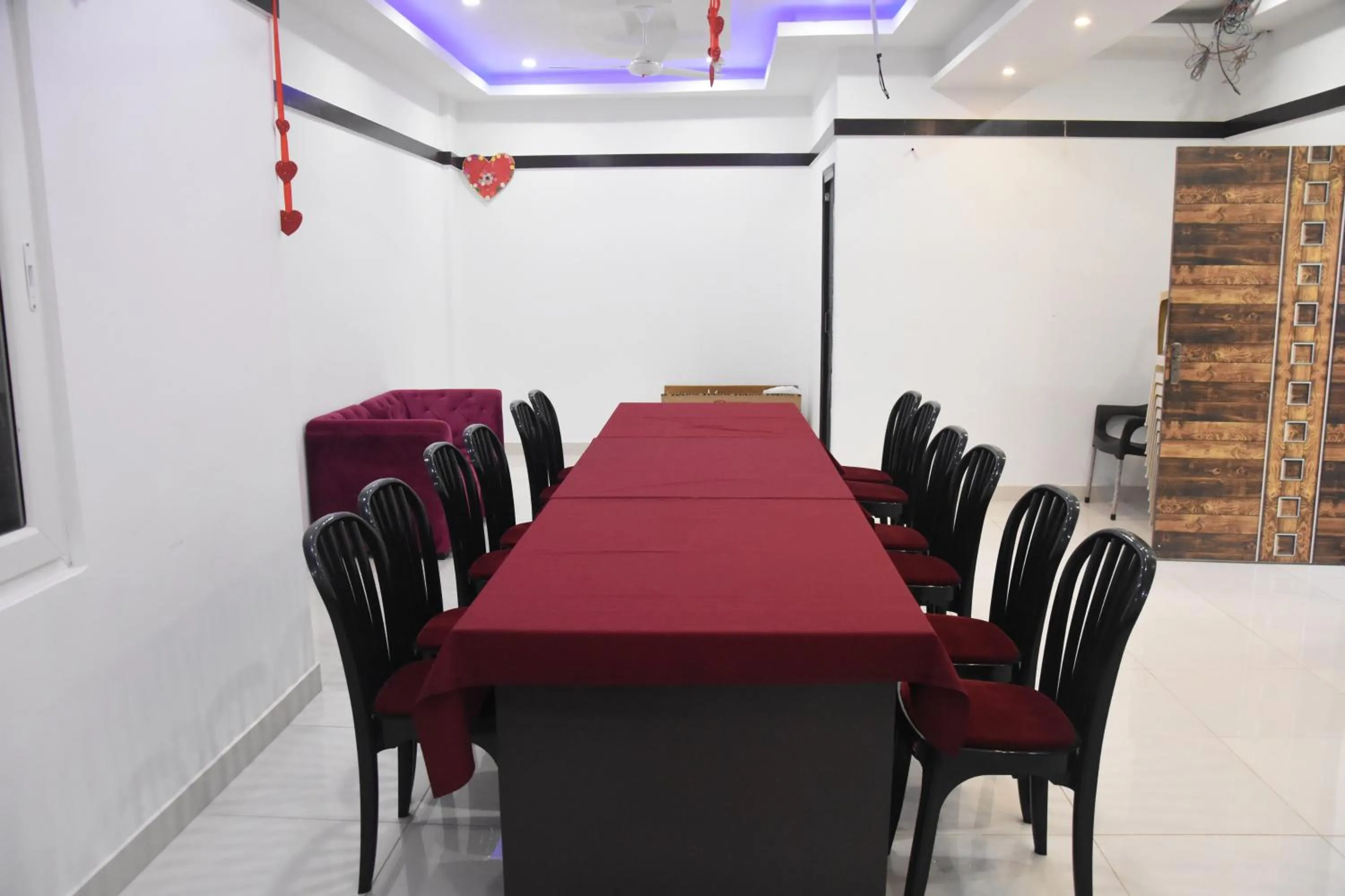 Area and facilities in Hotel Rajshree