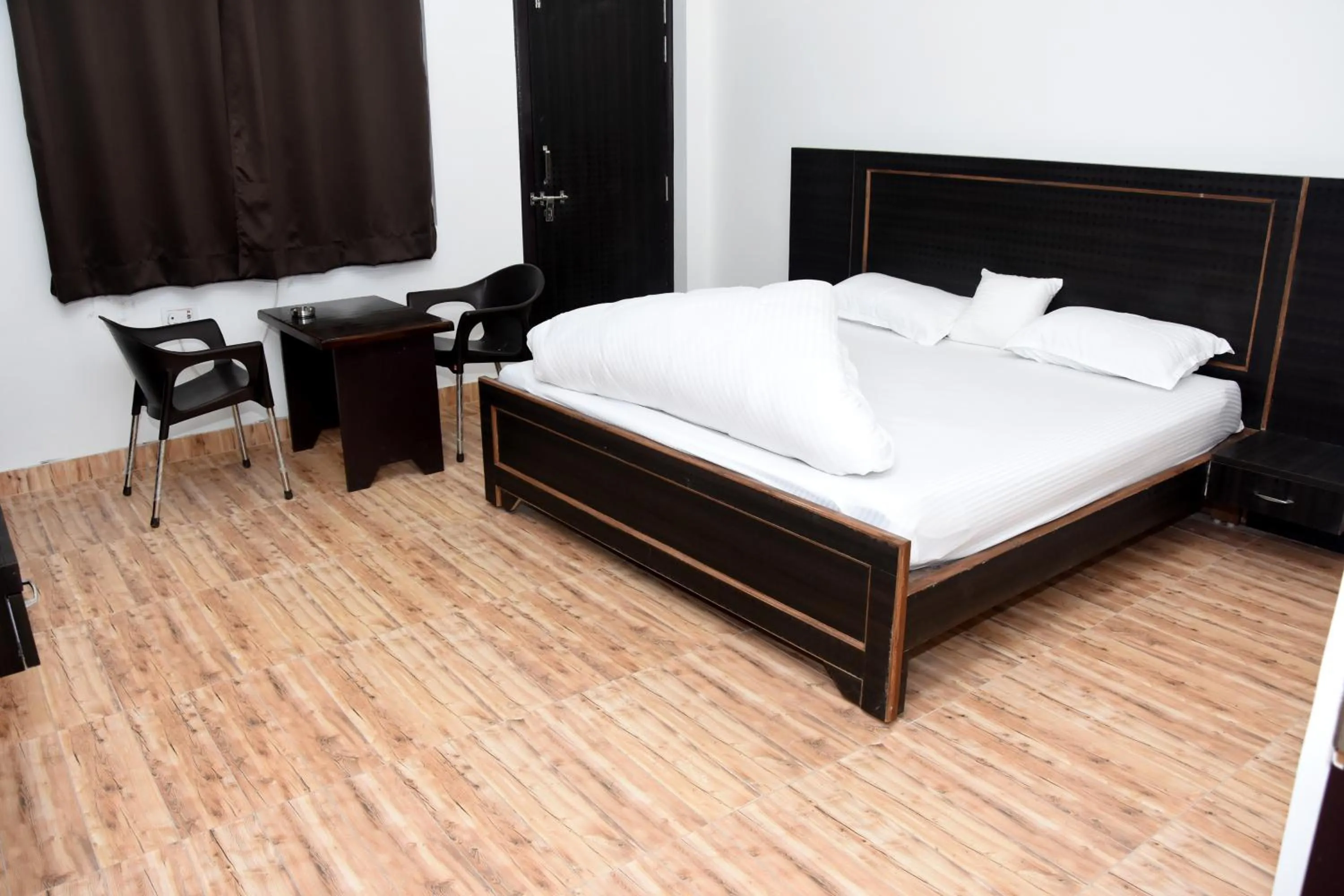 Bedroom, Bed in Hotel Rajshree