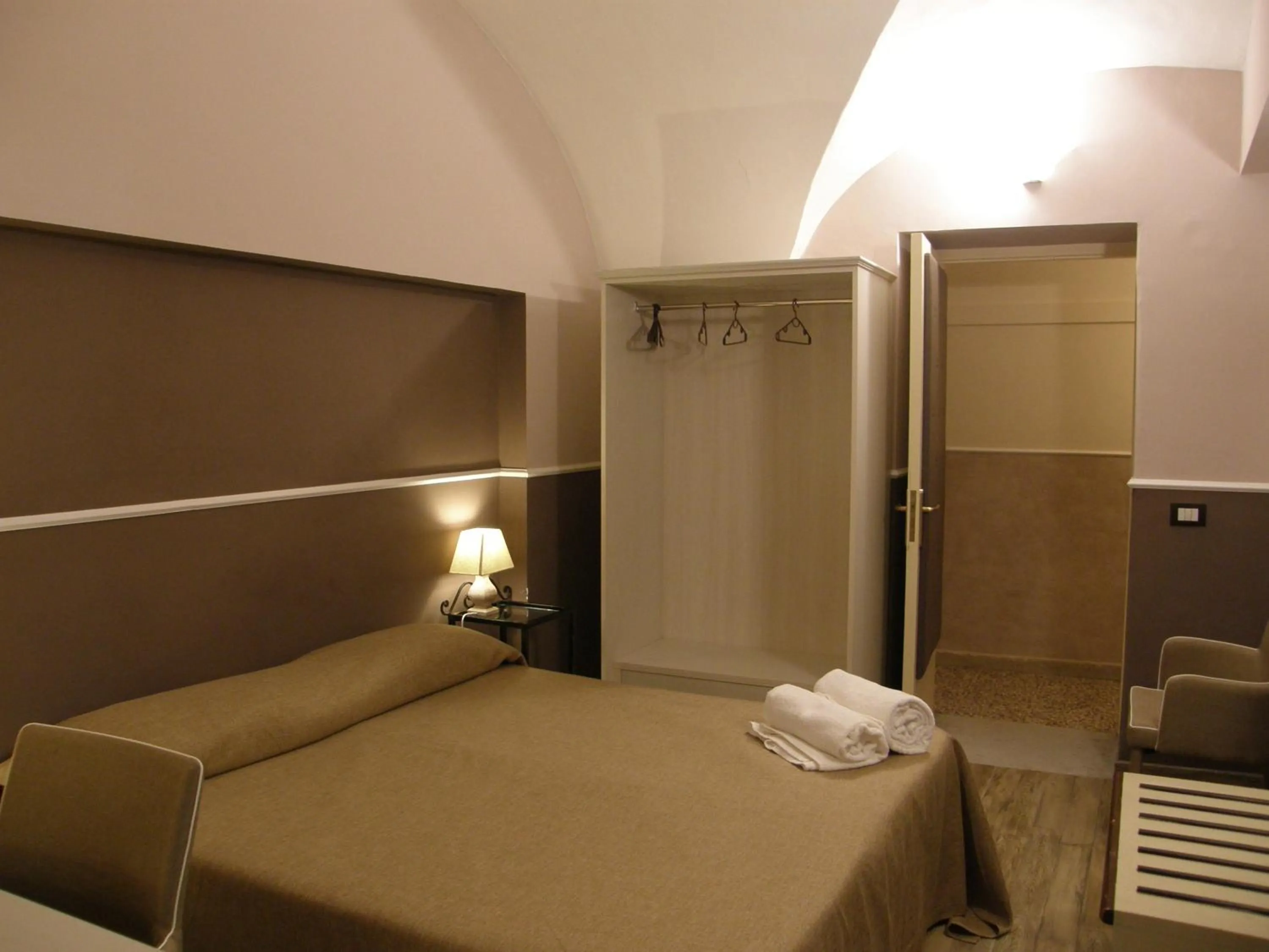 Photo of the whole room, Bed in Il Gattopardo House