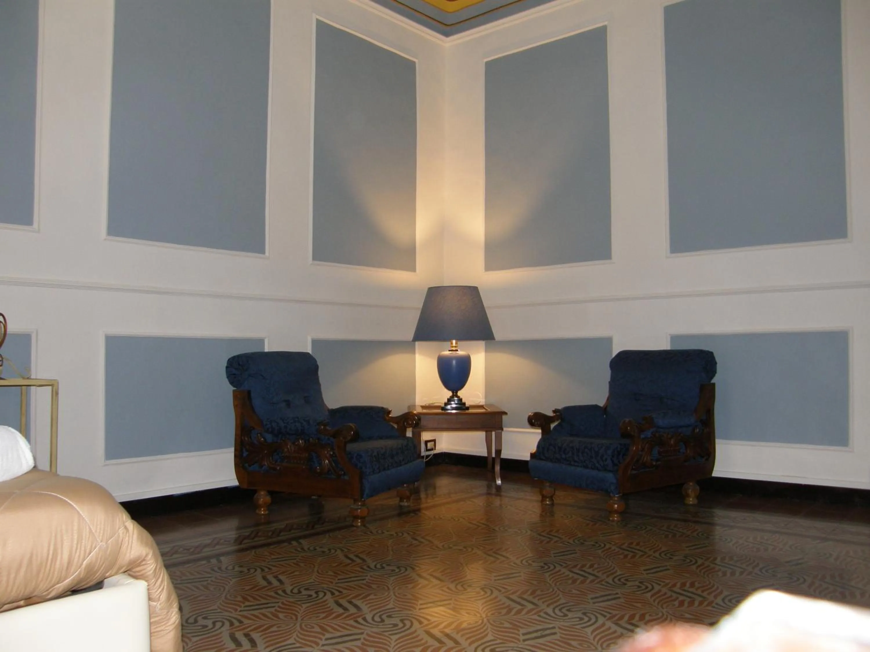 Photo of the whole room in Il Gattopardo House