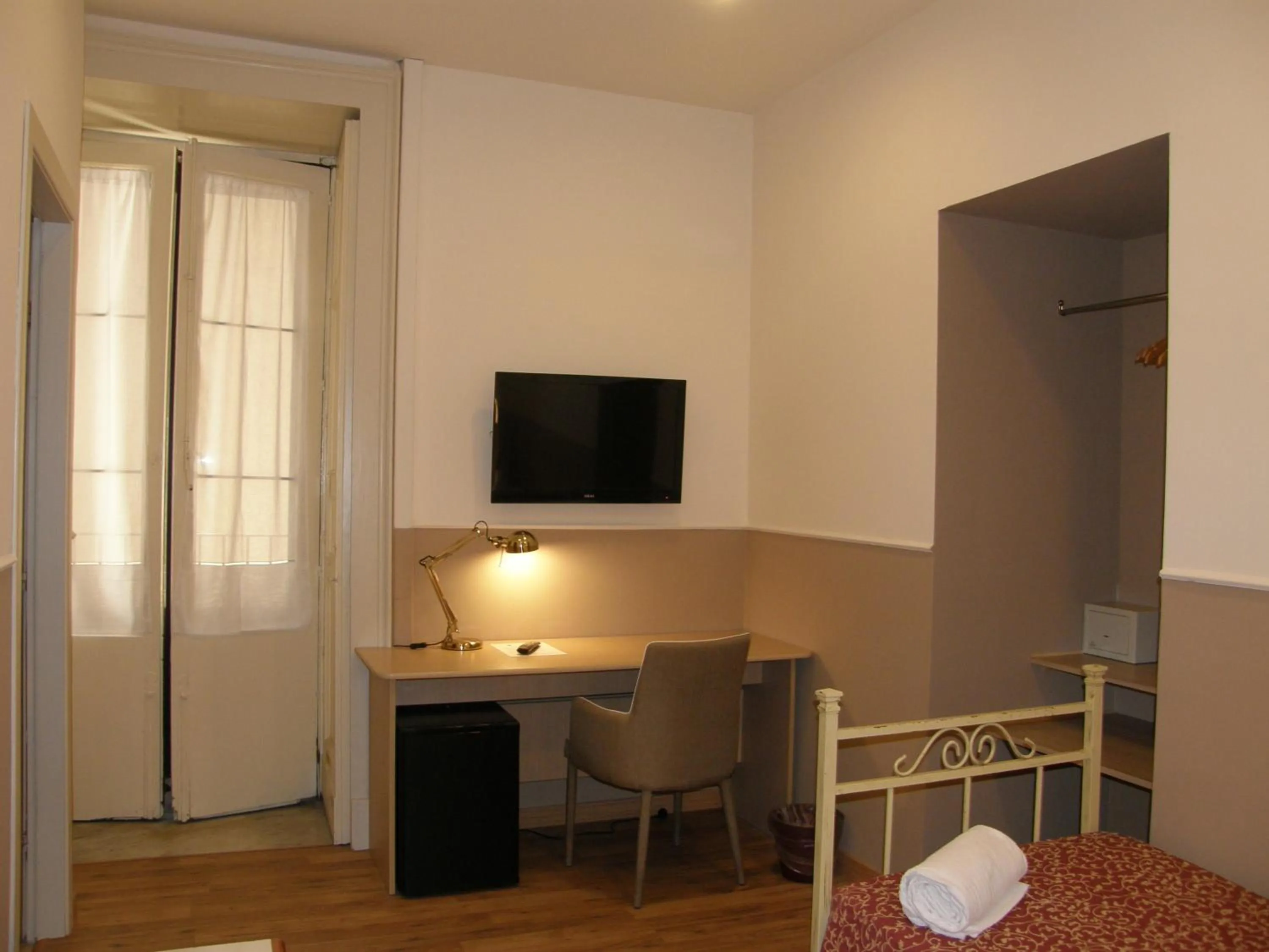 Photo of the whole room in Il Gattopardo House