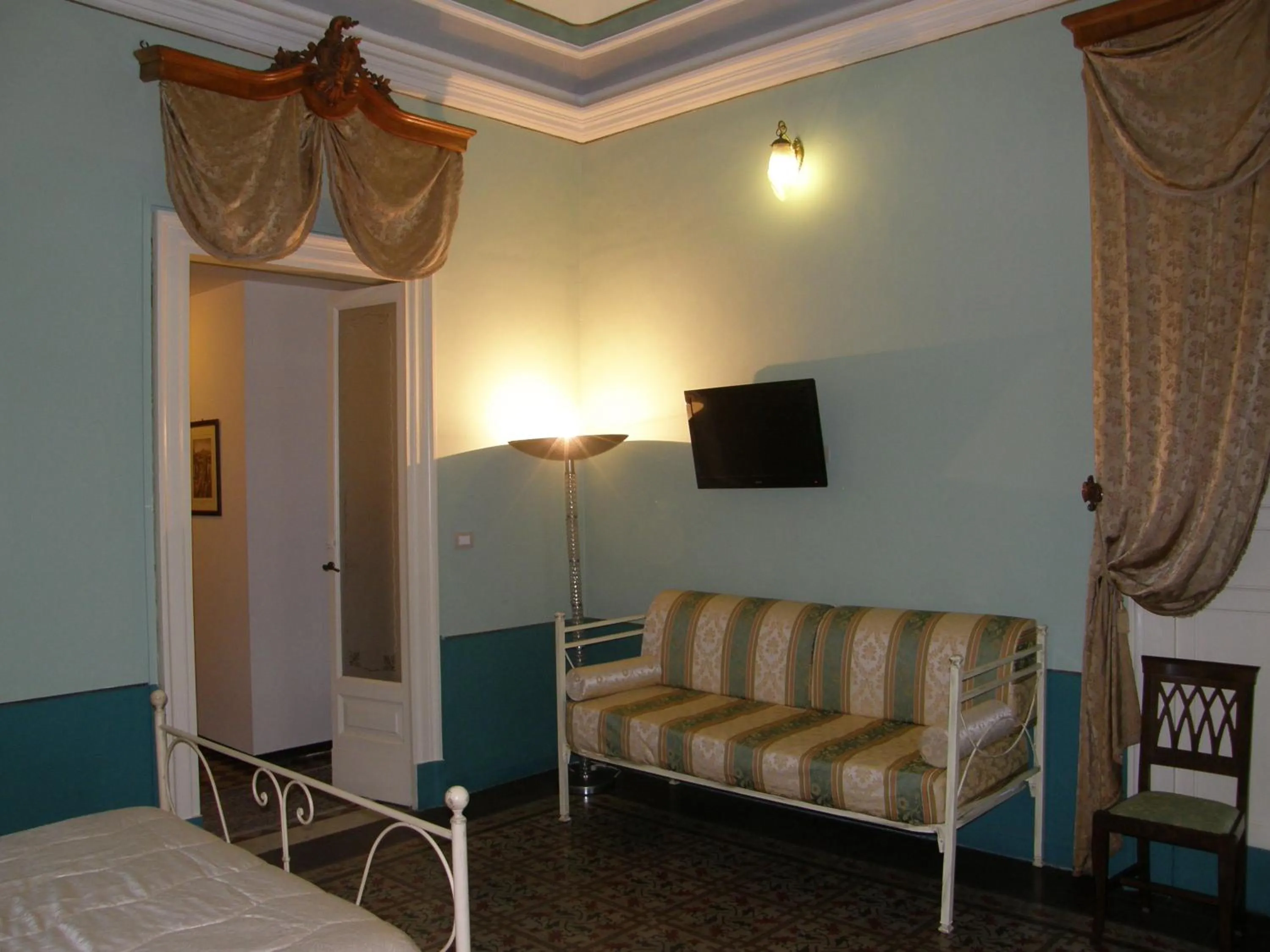 Photo of the whole room, Bed in Il Gattopardo House