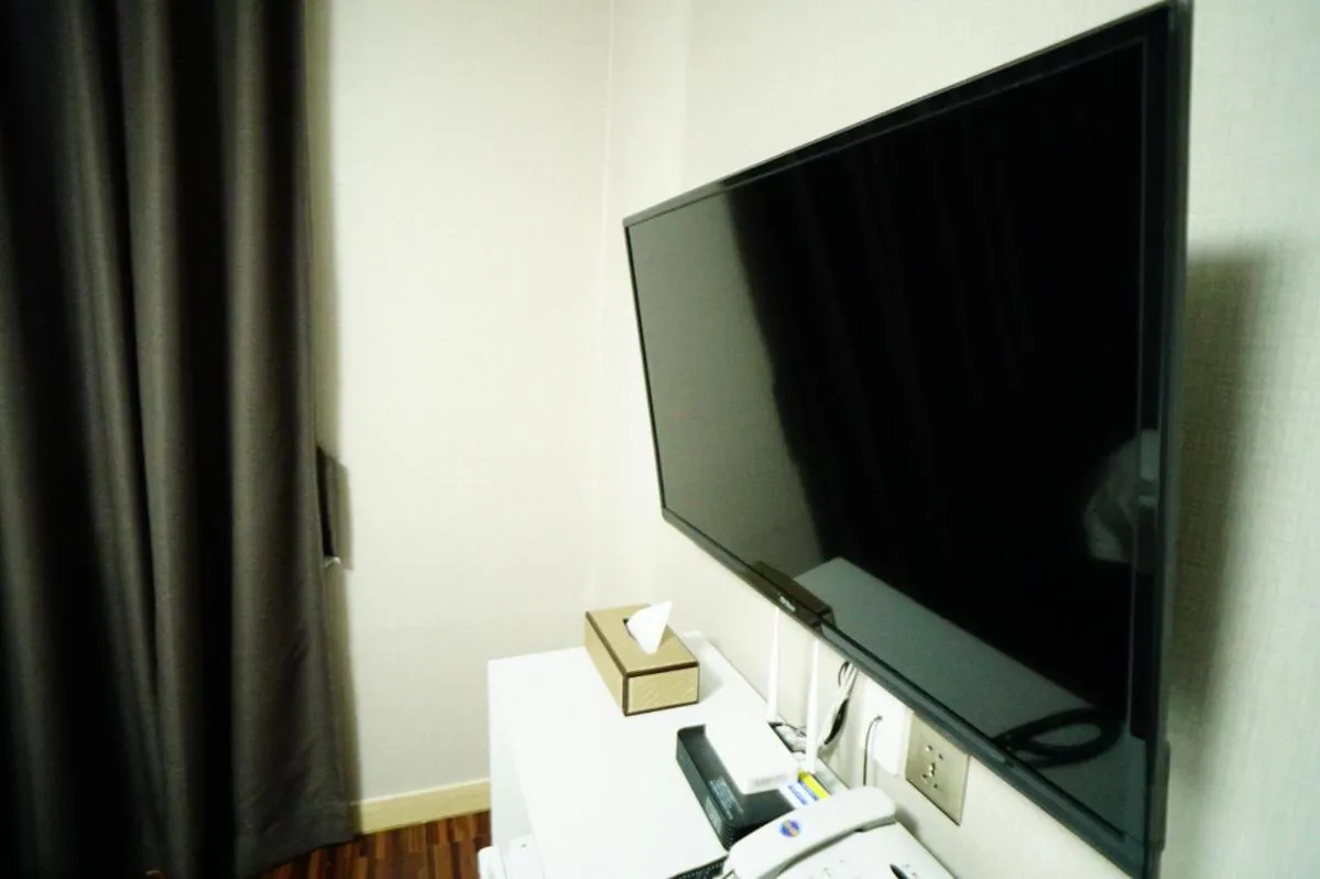 TV and multimedia, TV/Entertainment Center in Ora Stay Hotel