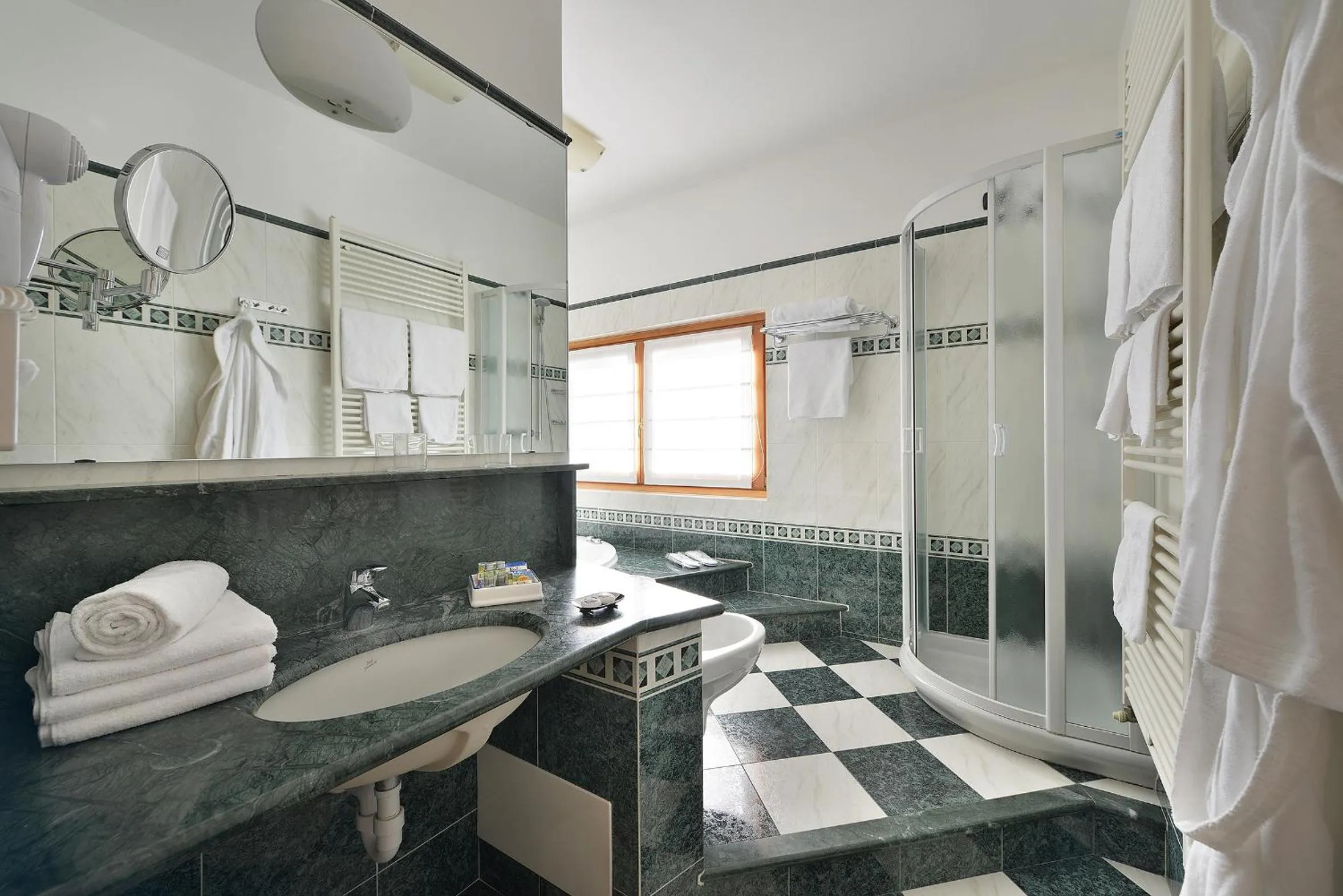 Shower in Hotel Posta