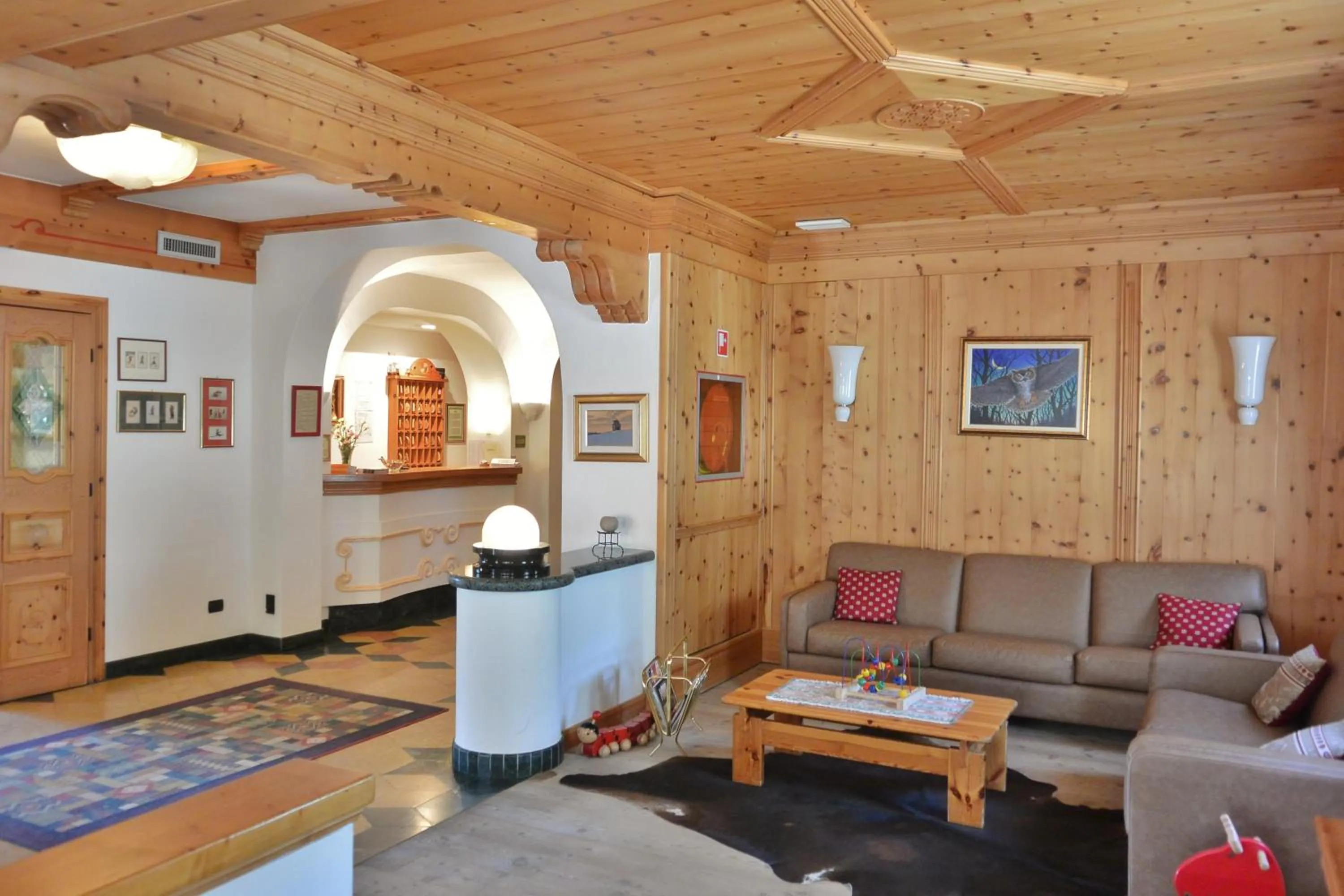 Communal lounge/ TV room in Hotel Posta