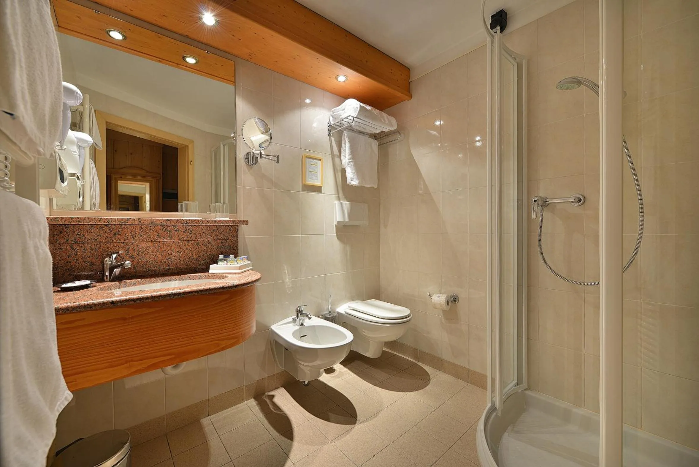 Shower in Hotel Posta