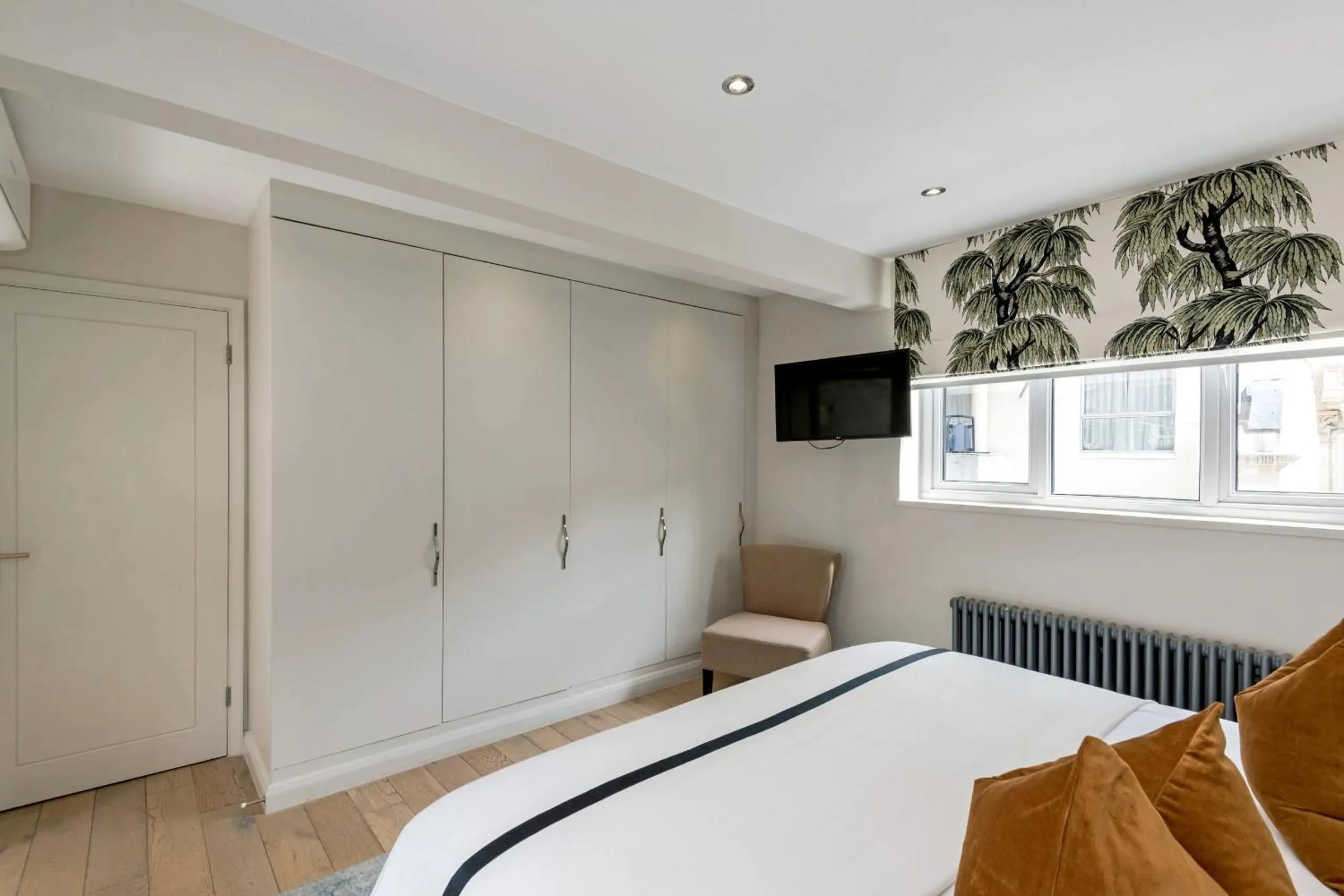 Bed in Buckingham & Lloyds