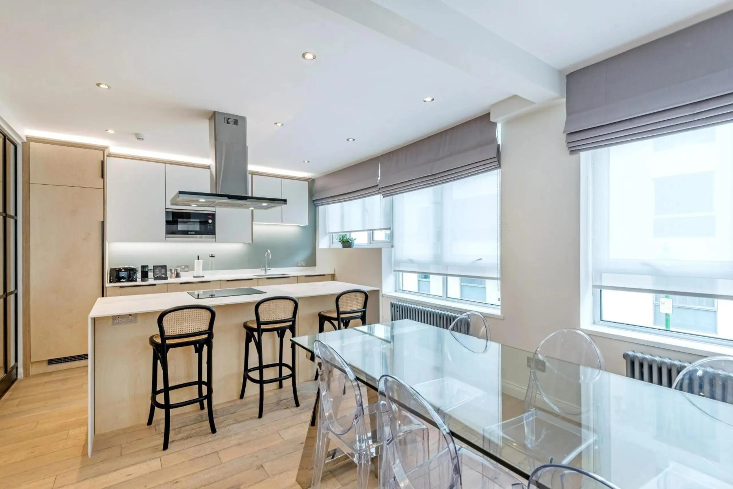 Kitchen or kitchenette in Buckingham & Lloyds