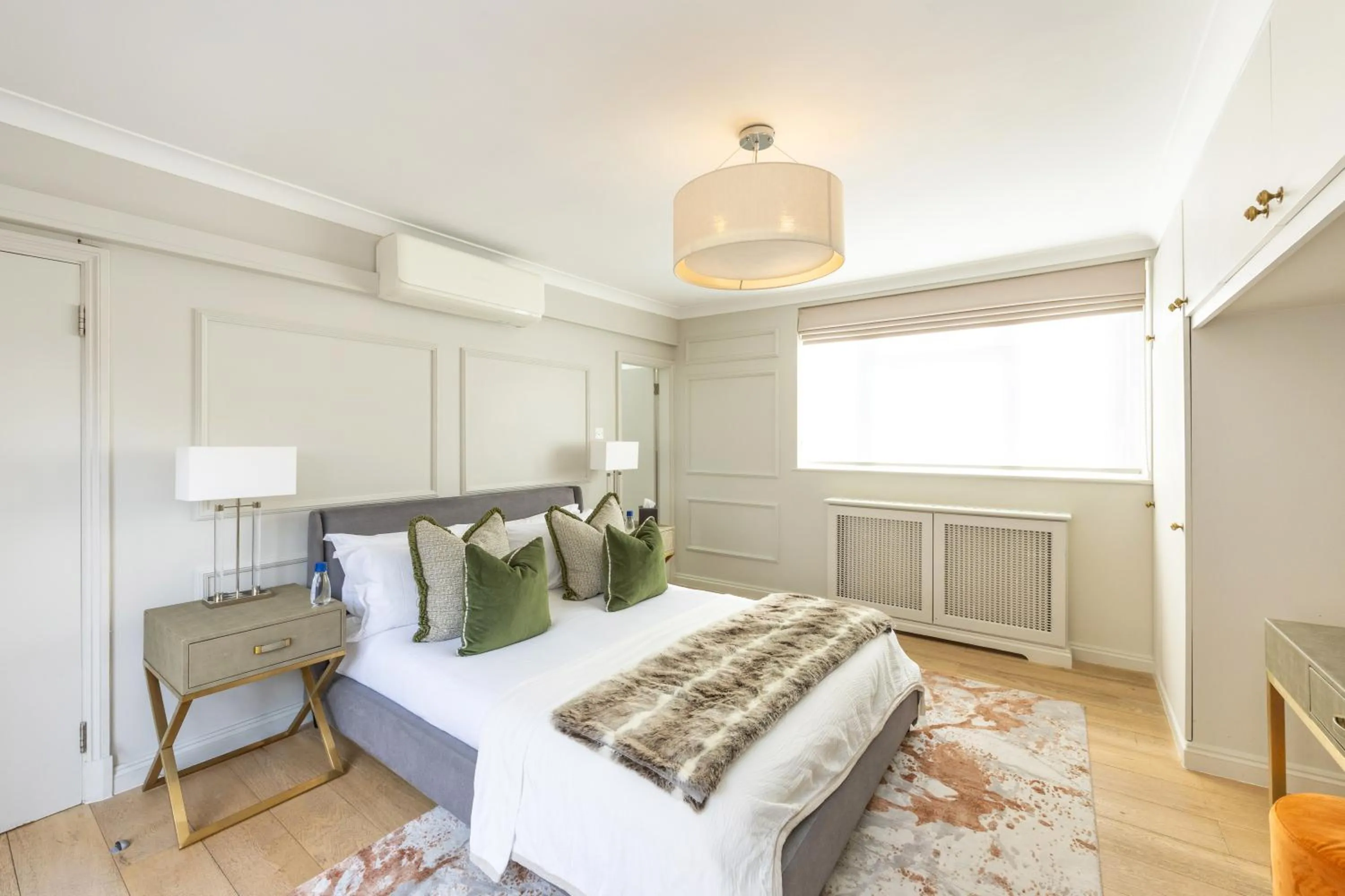 Bed in Buckingham & Lloyds