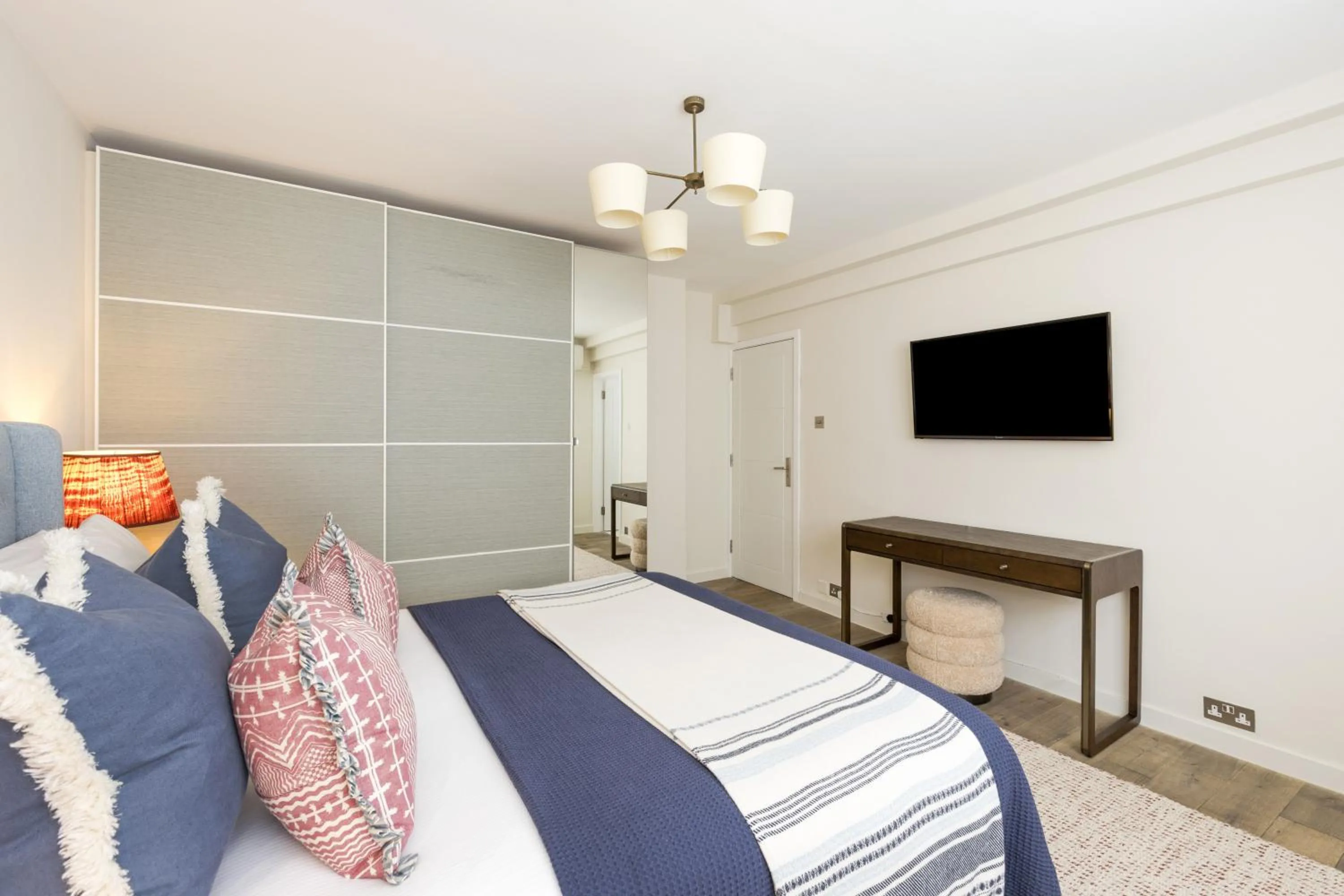 Bed in Buckingham & Lloyds