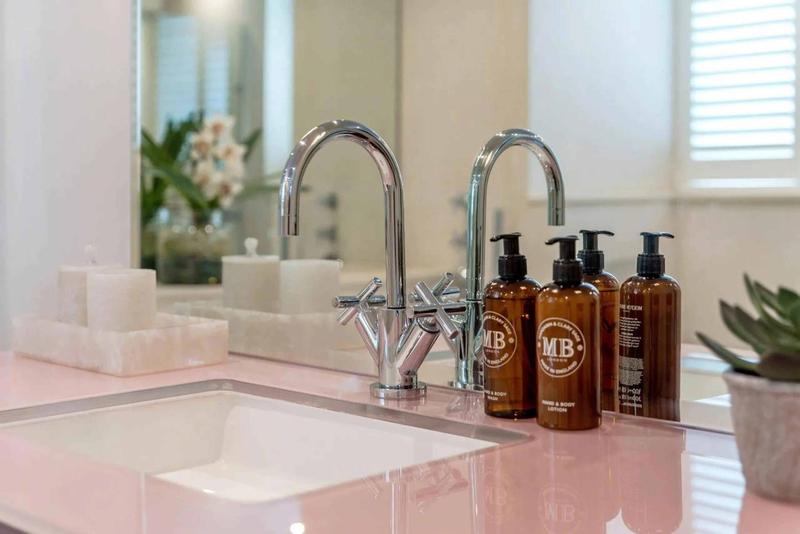 Bathroom in Buckingham & Lloyds