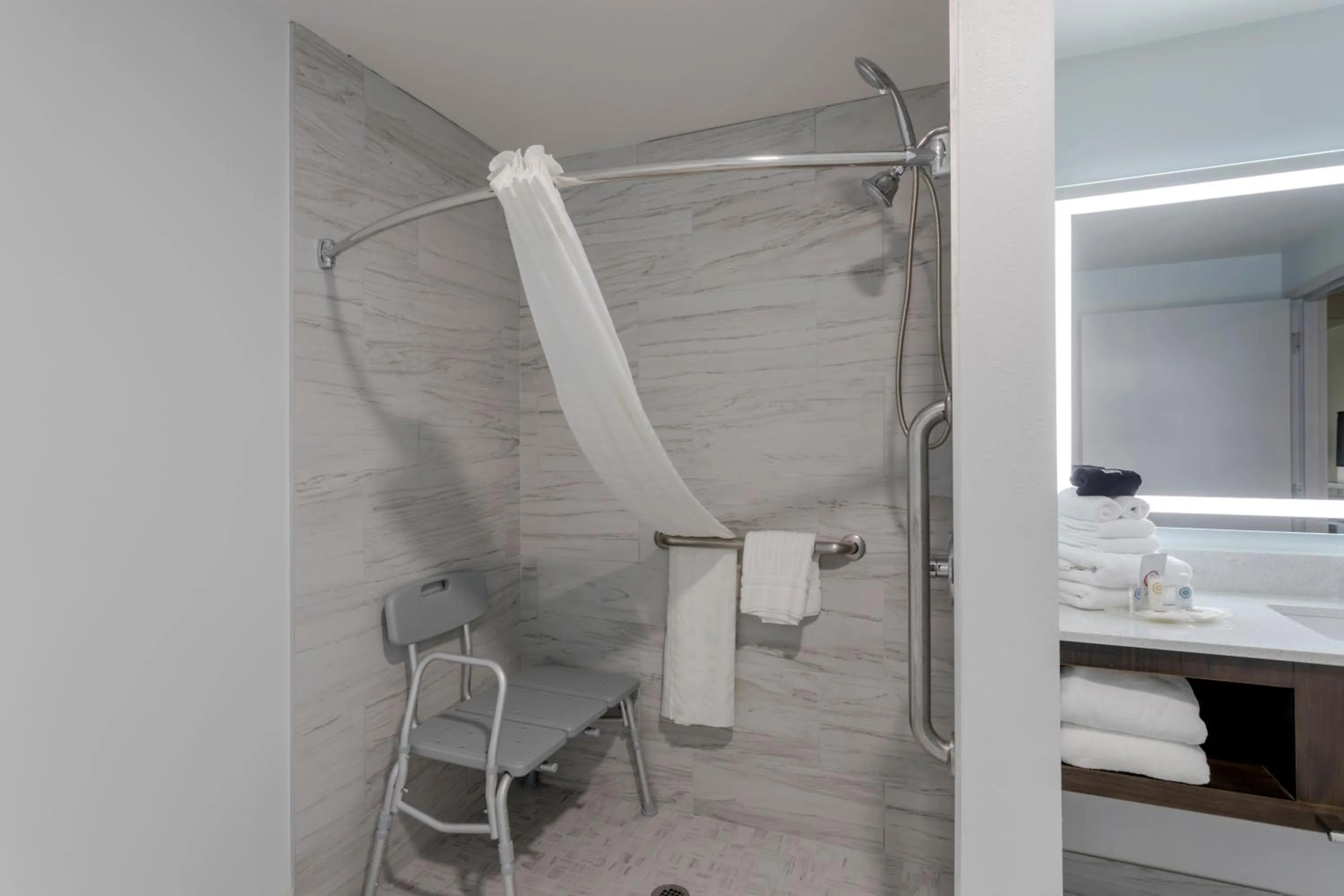 Shower in Comfort Suites Mt Juliet-Nashville Area