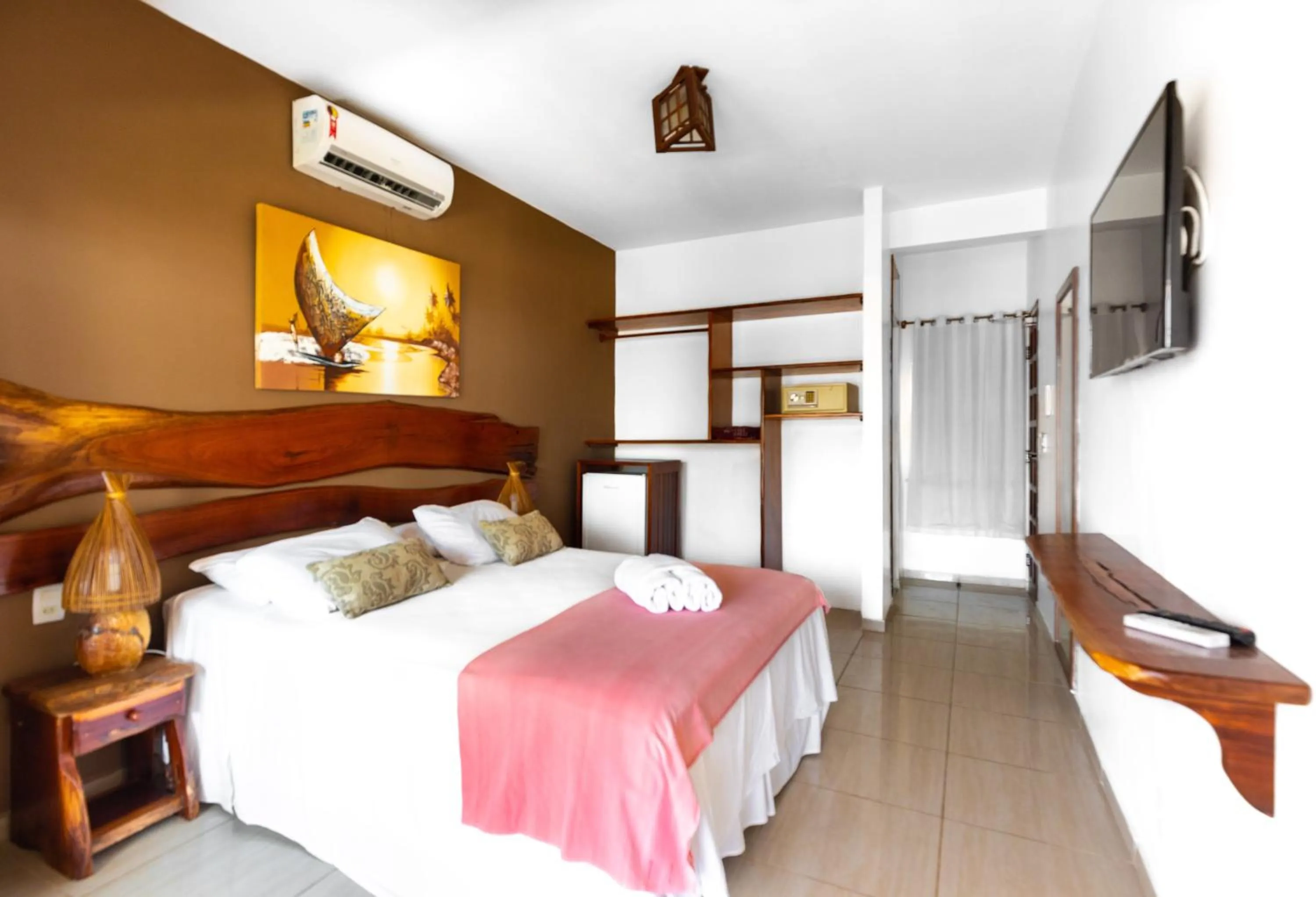 Photo of the whole room, Bed in Vila Coqueiros Boutique Hotel