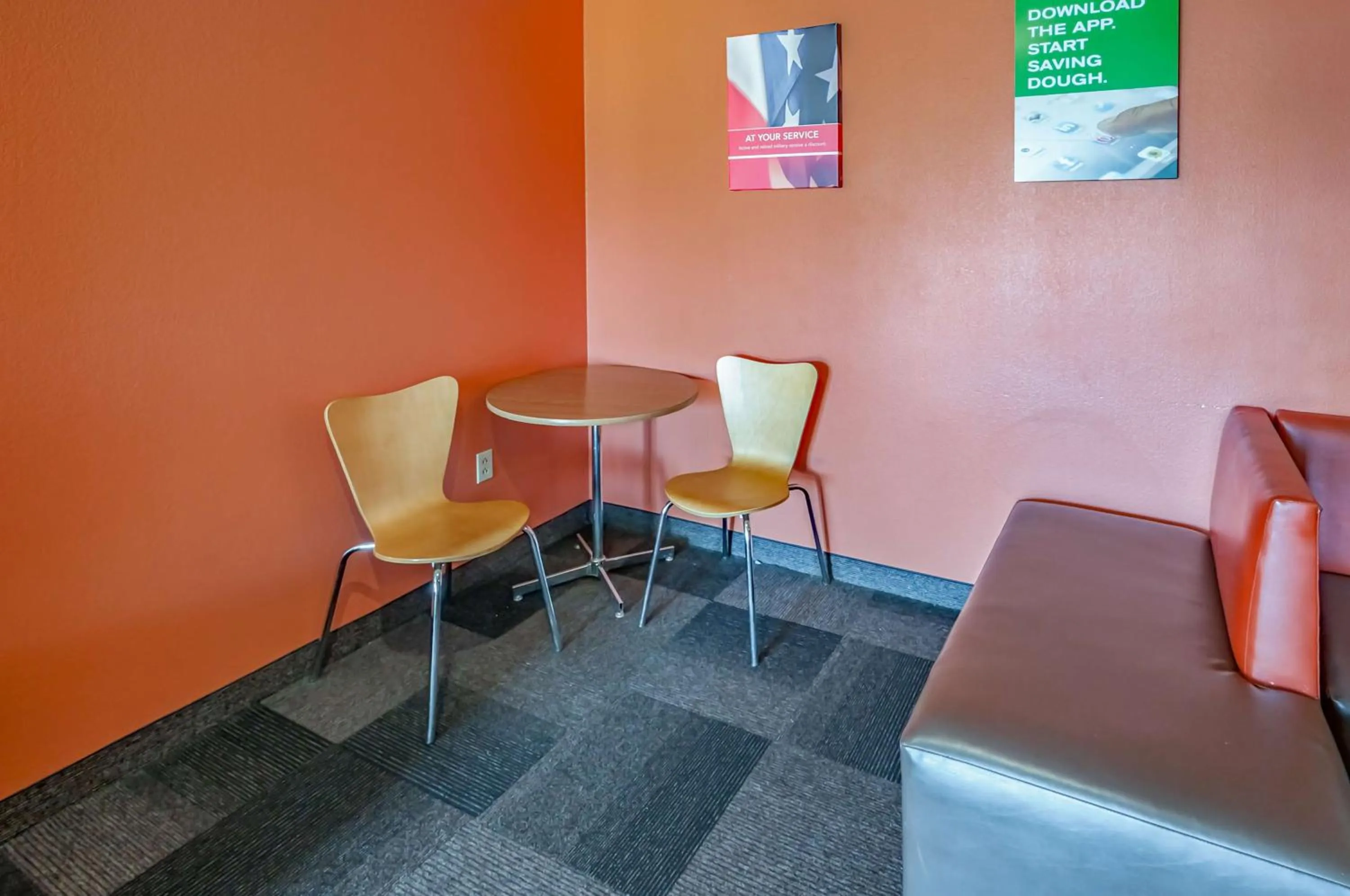 Lobby or reception in Motel 6-Drums