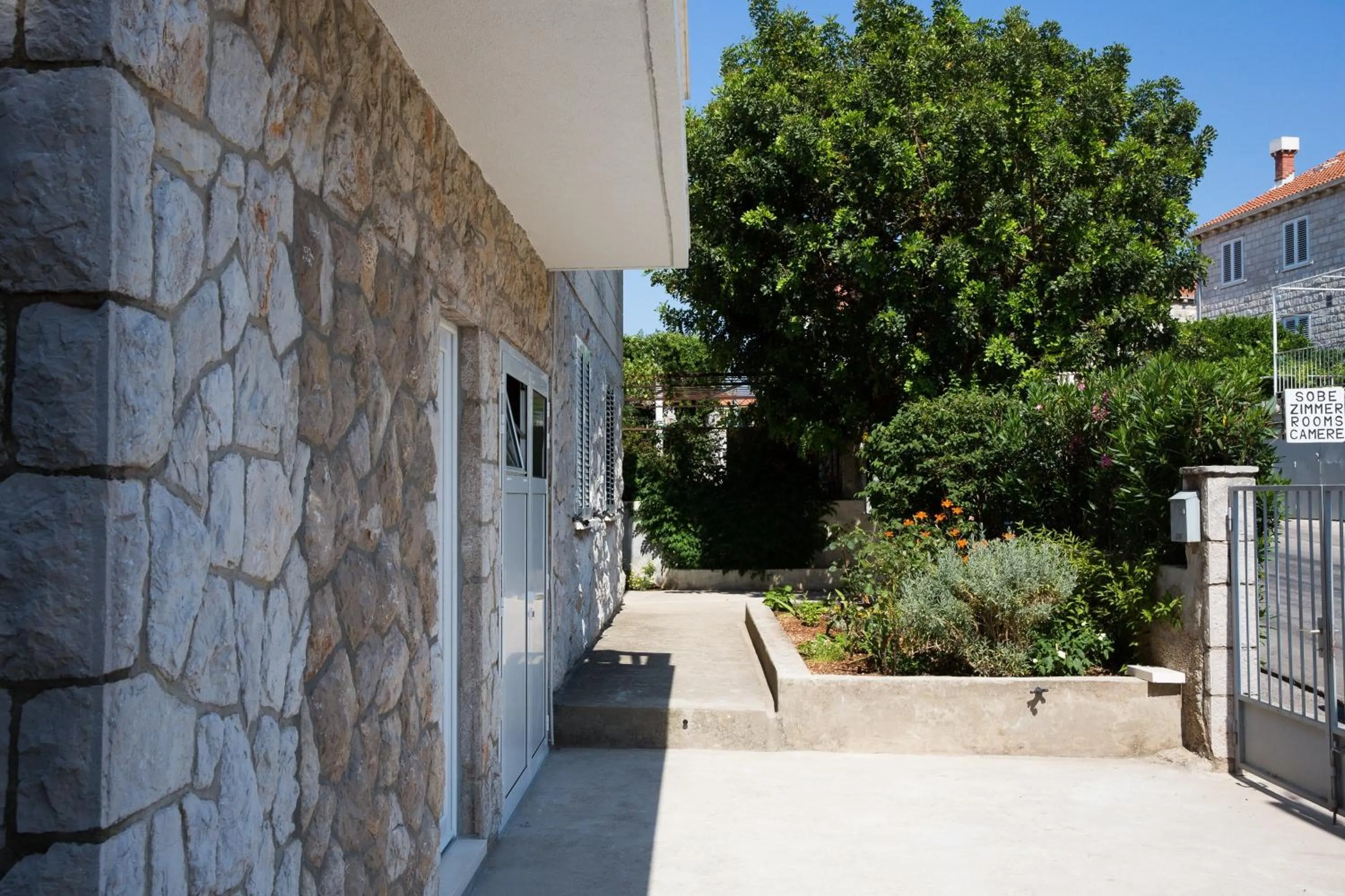 Facade/entrance in Aida Apartments and Rooms for couples and families FREE PARKING