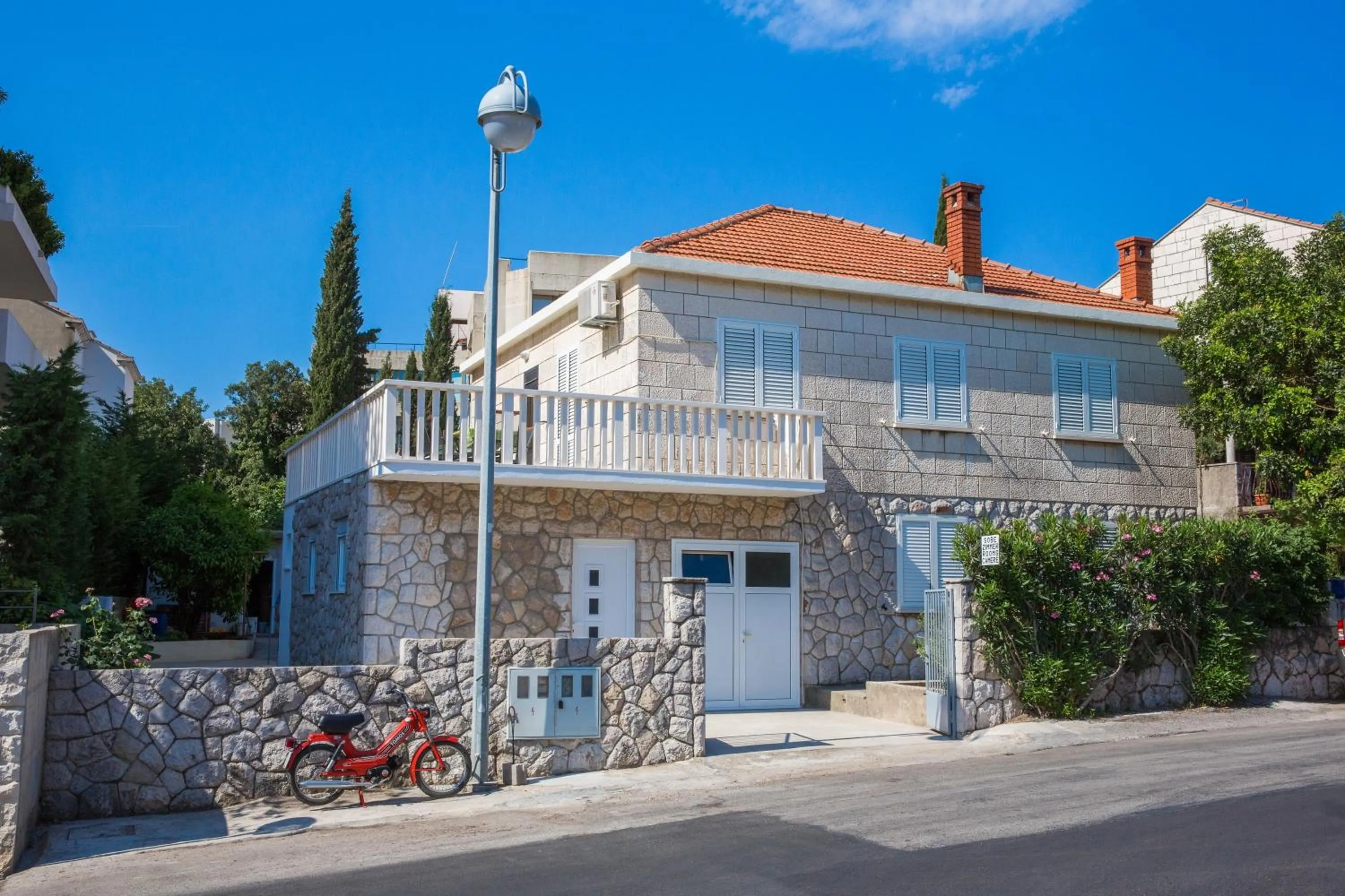 On site in Aida Apartments and Rooms for couples and families FREE PARKING