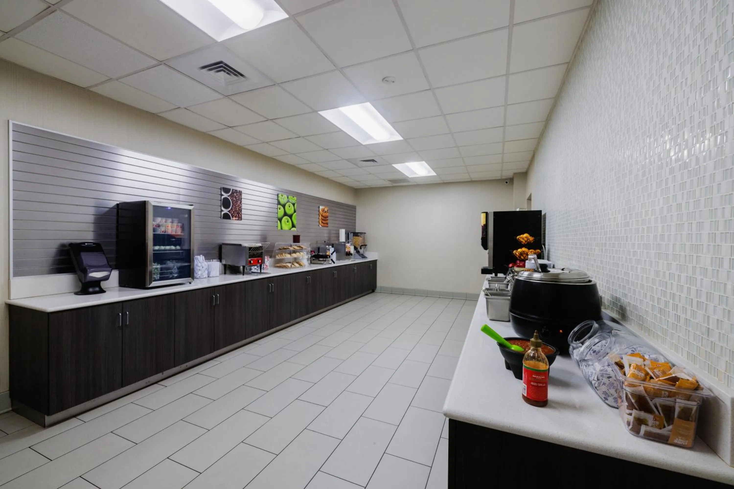 Breakfast in La Quinta Inn & Suites by Wyndham Fort Collins, Colorado