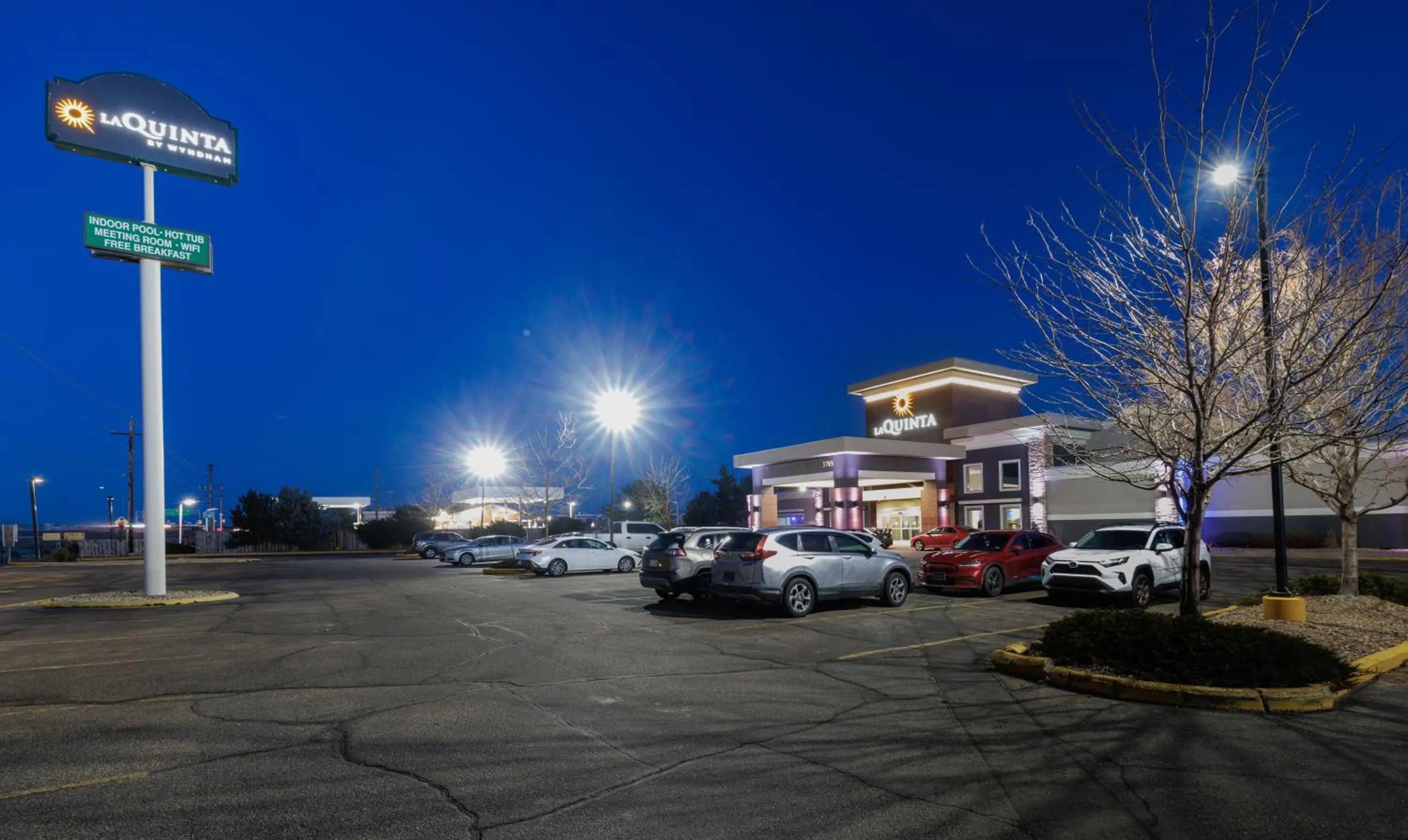 Property building in La Quinta Inn & Suites by Wyndham Fort Collins, Colorado