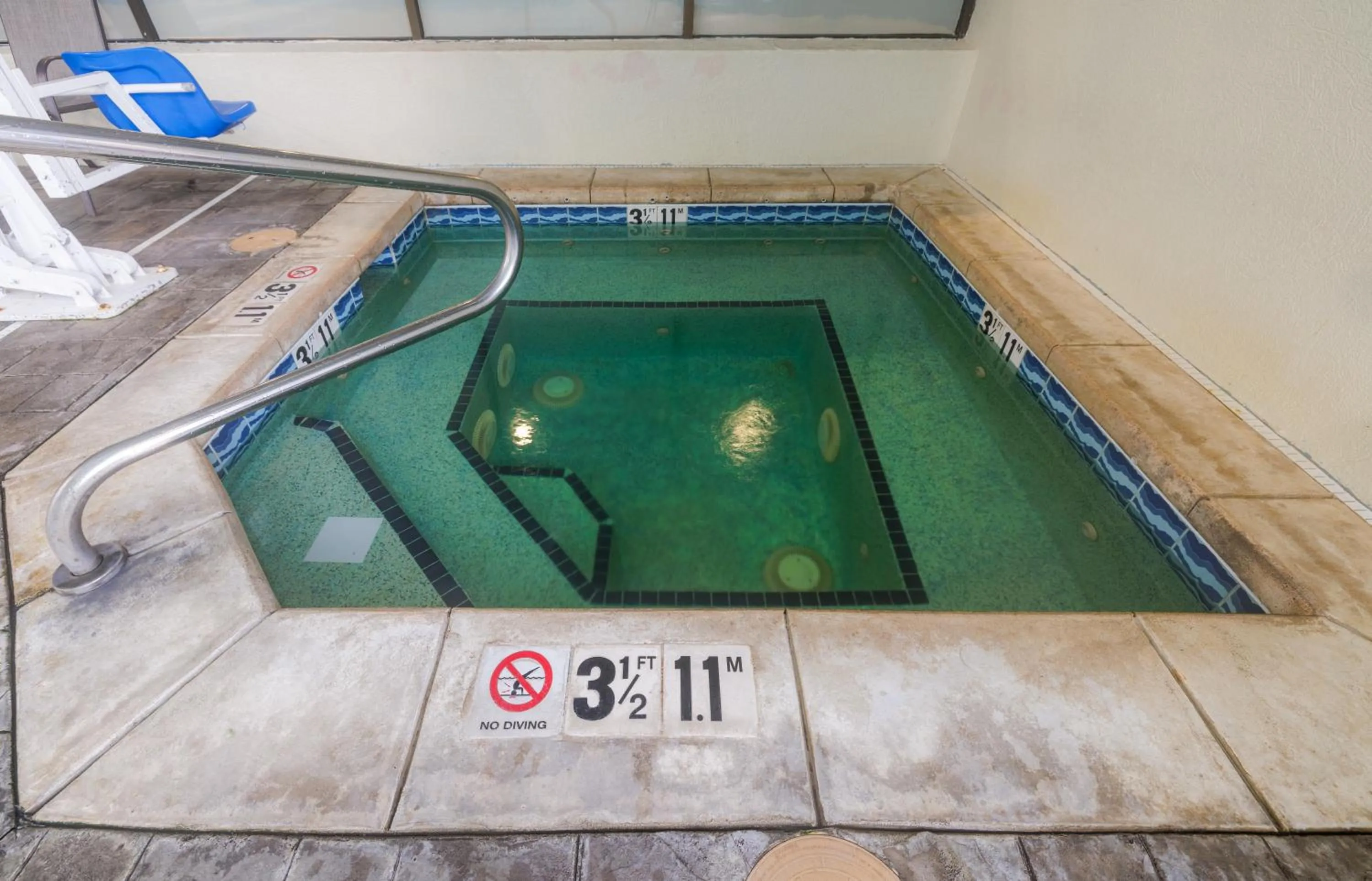 Hot Tub in La Quinta Inn & Suites by Wyndham Fort Collins, Colorado