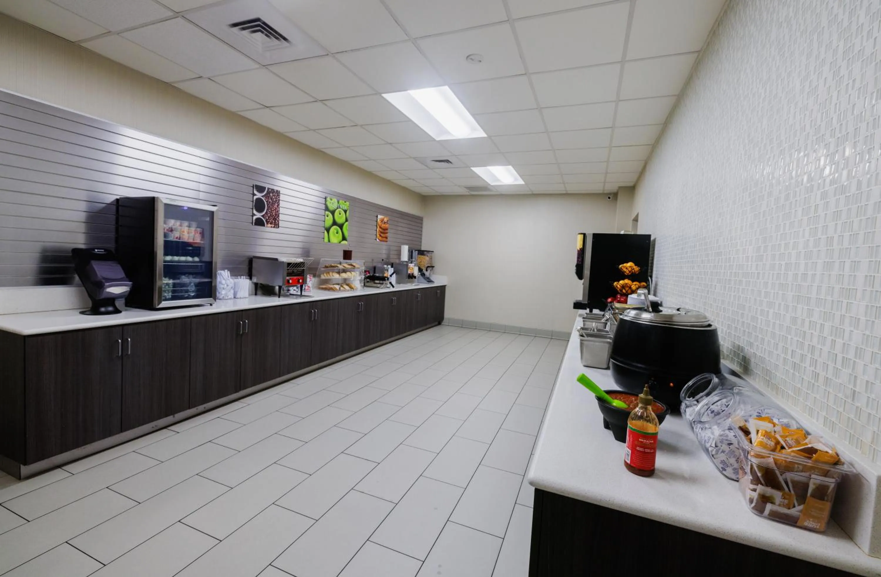 Breakfast in La Quinta Inn & Suites by Wyndham Fort Collins, Colorado