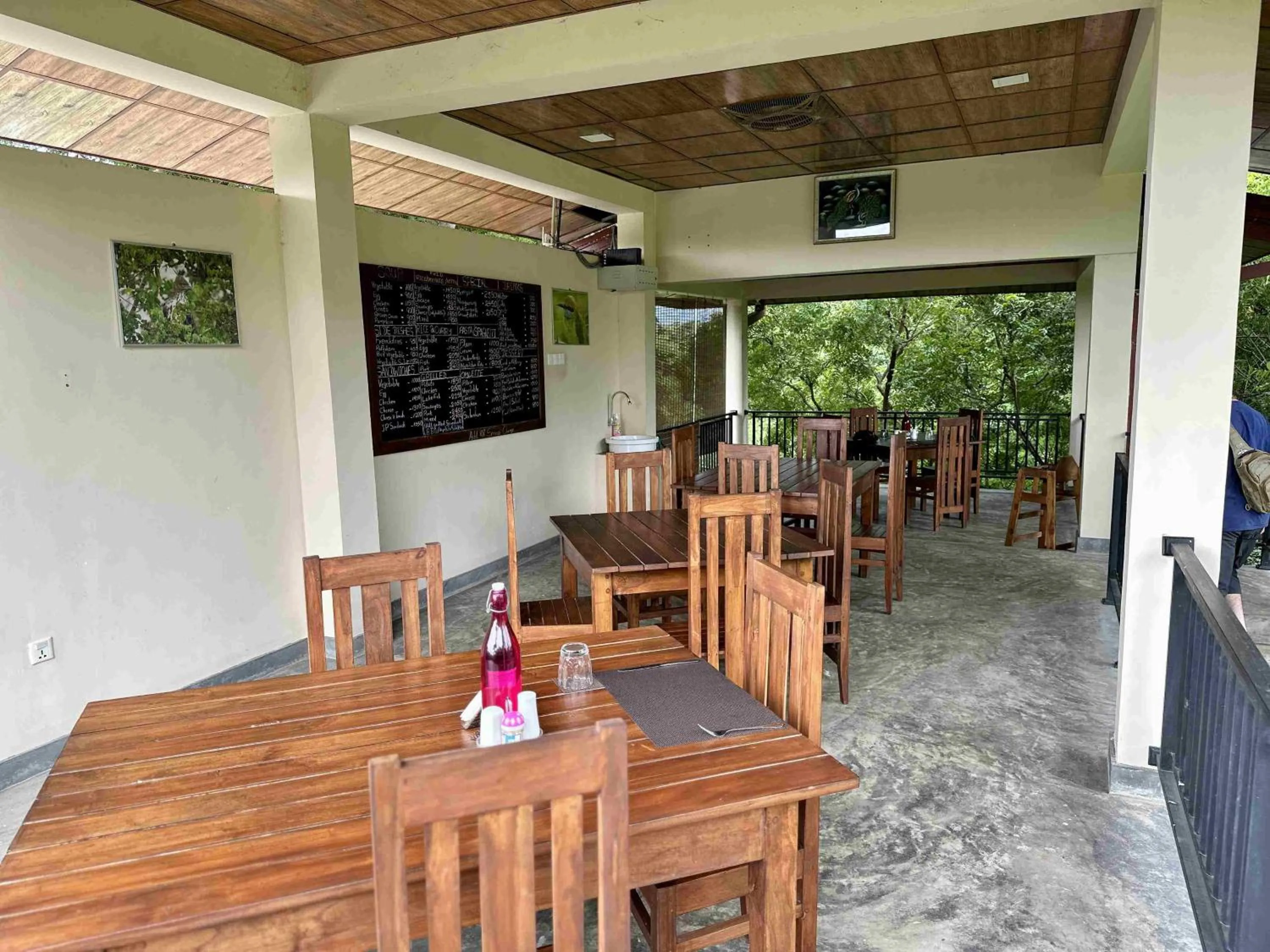 Restaurant/places to eat in Jungle Paradise