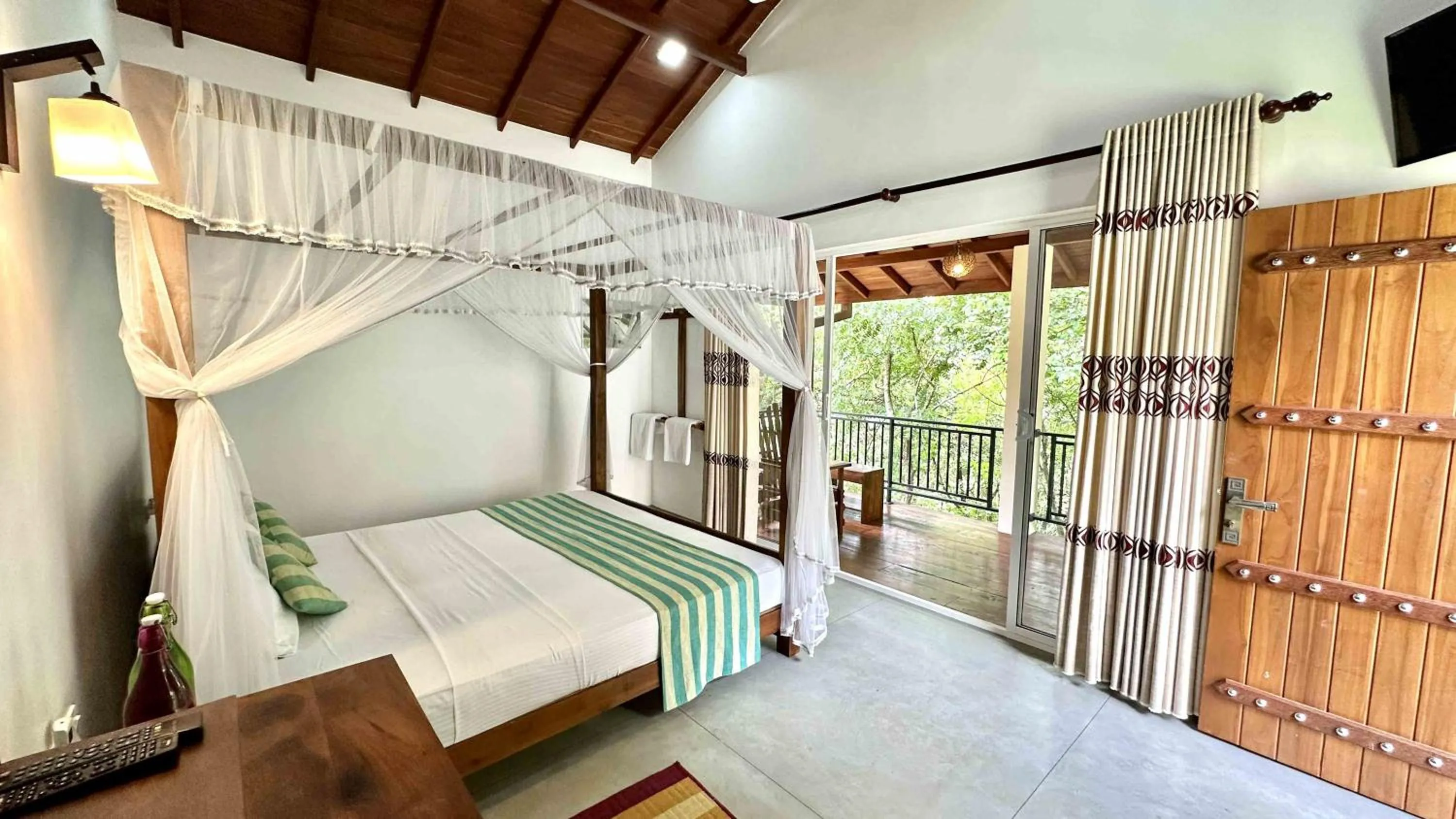 Property building, Bed in Jungle Paradise