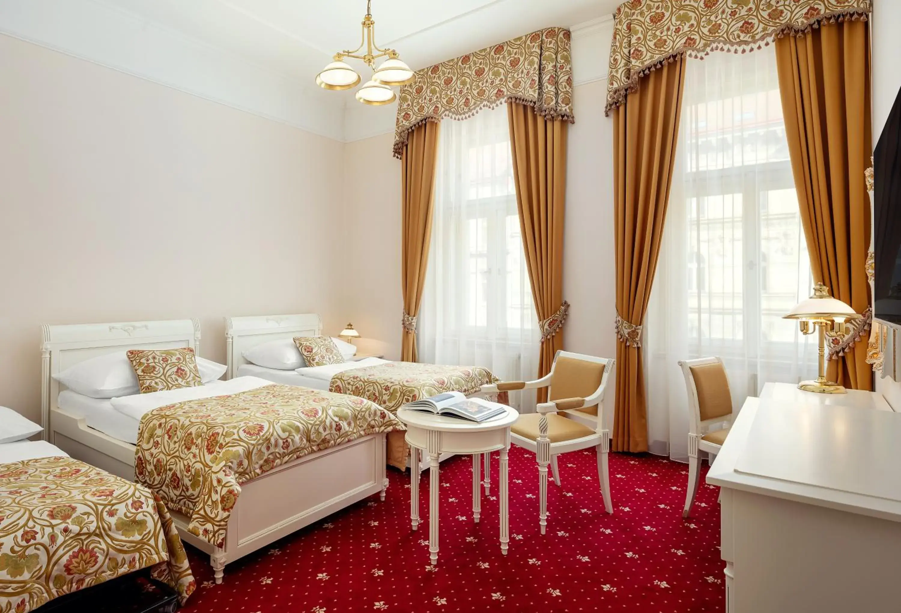 Double Room with Extra Bed in Alqush Downtown Hotel Double Room with Extra Bed in Alqush Downtown Hotel