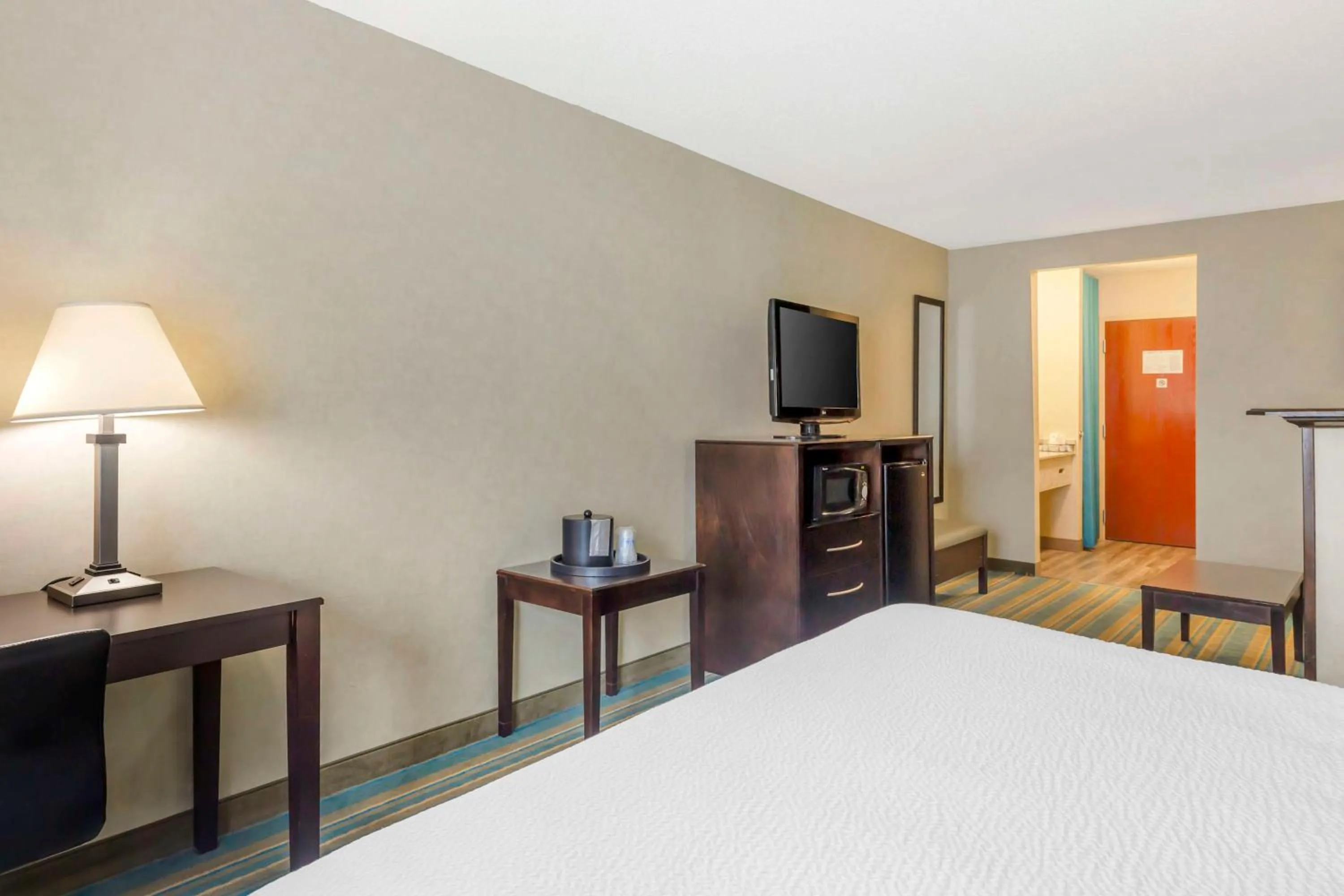 Bedroom, Bed in Best Western Plus Berkshire Hills Inn & Suites