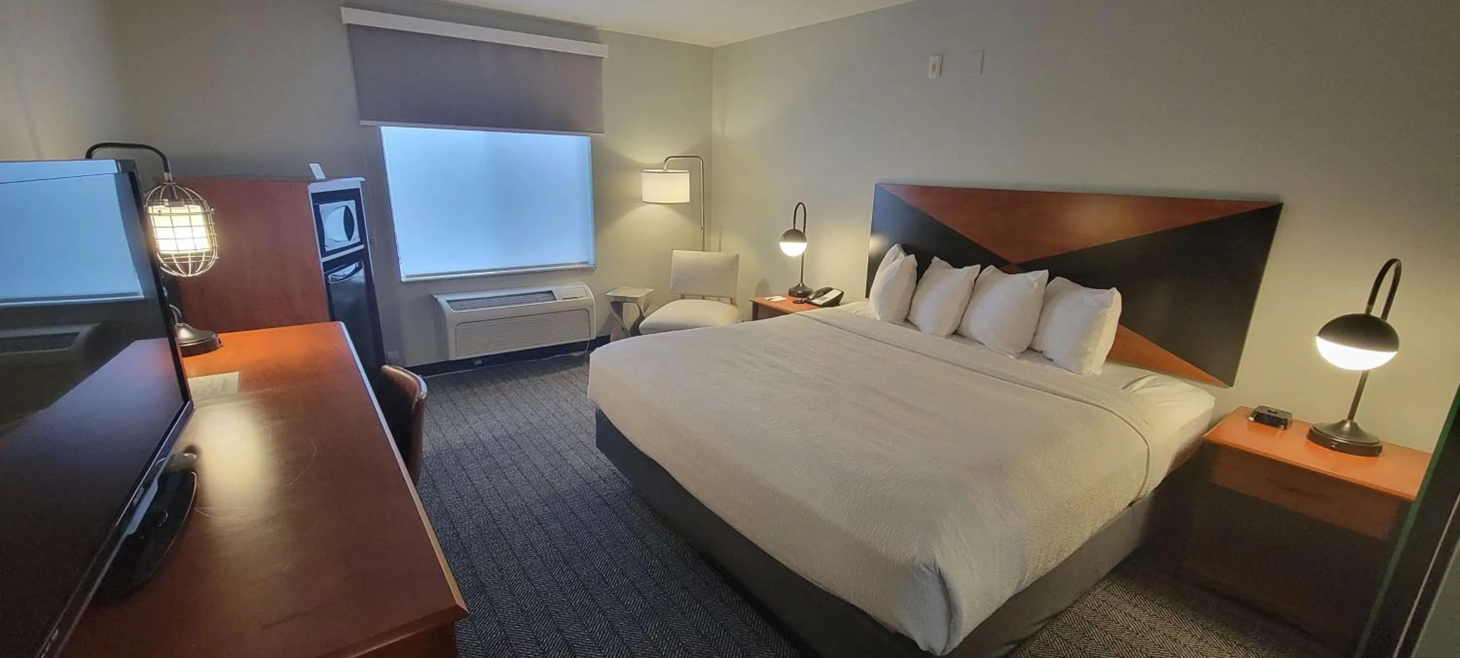 Bedroom, Bed in Best Western Kennewick Tri-Cities Center