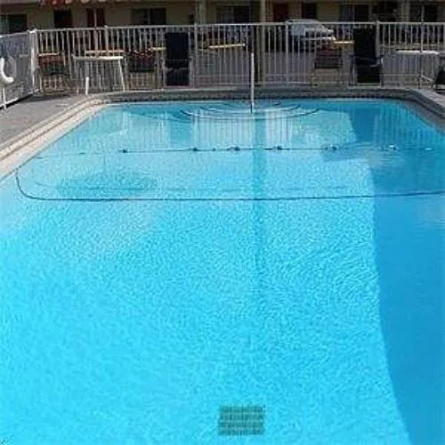 Day in Red Carpet Inn Starke