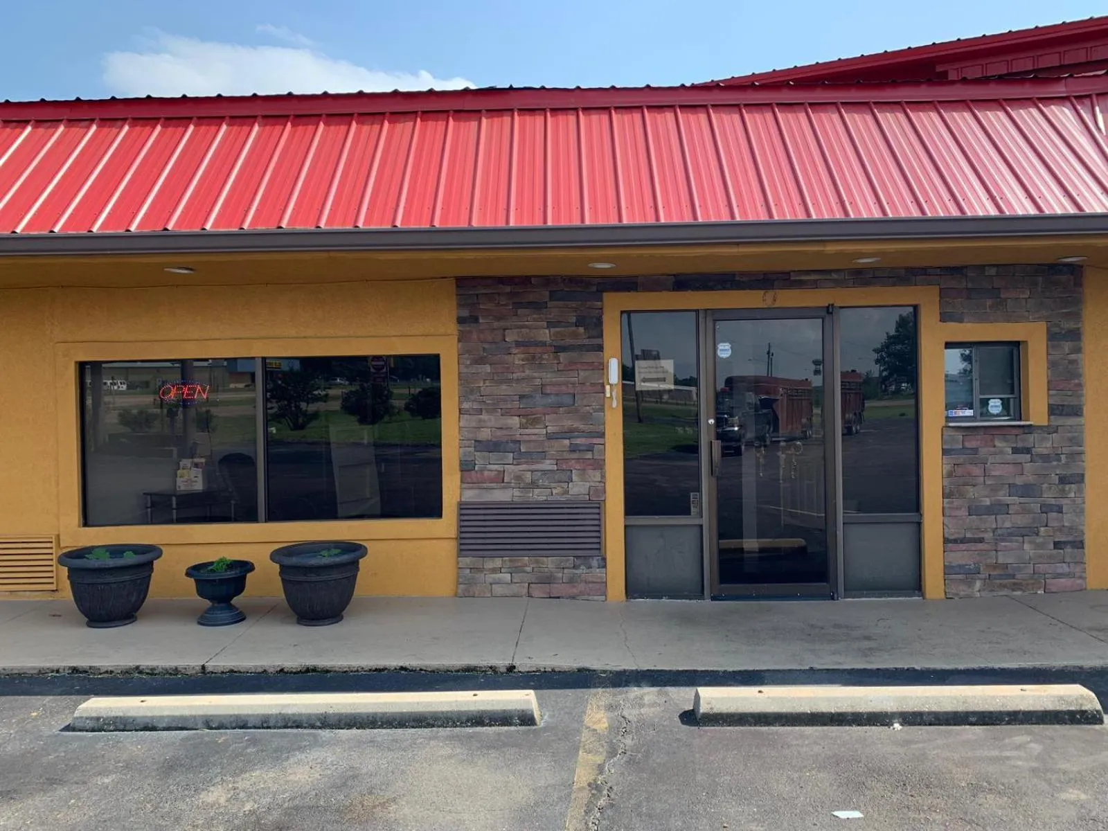 Property building in Journey Inn Marion