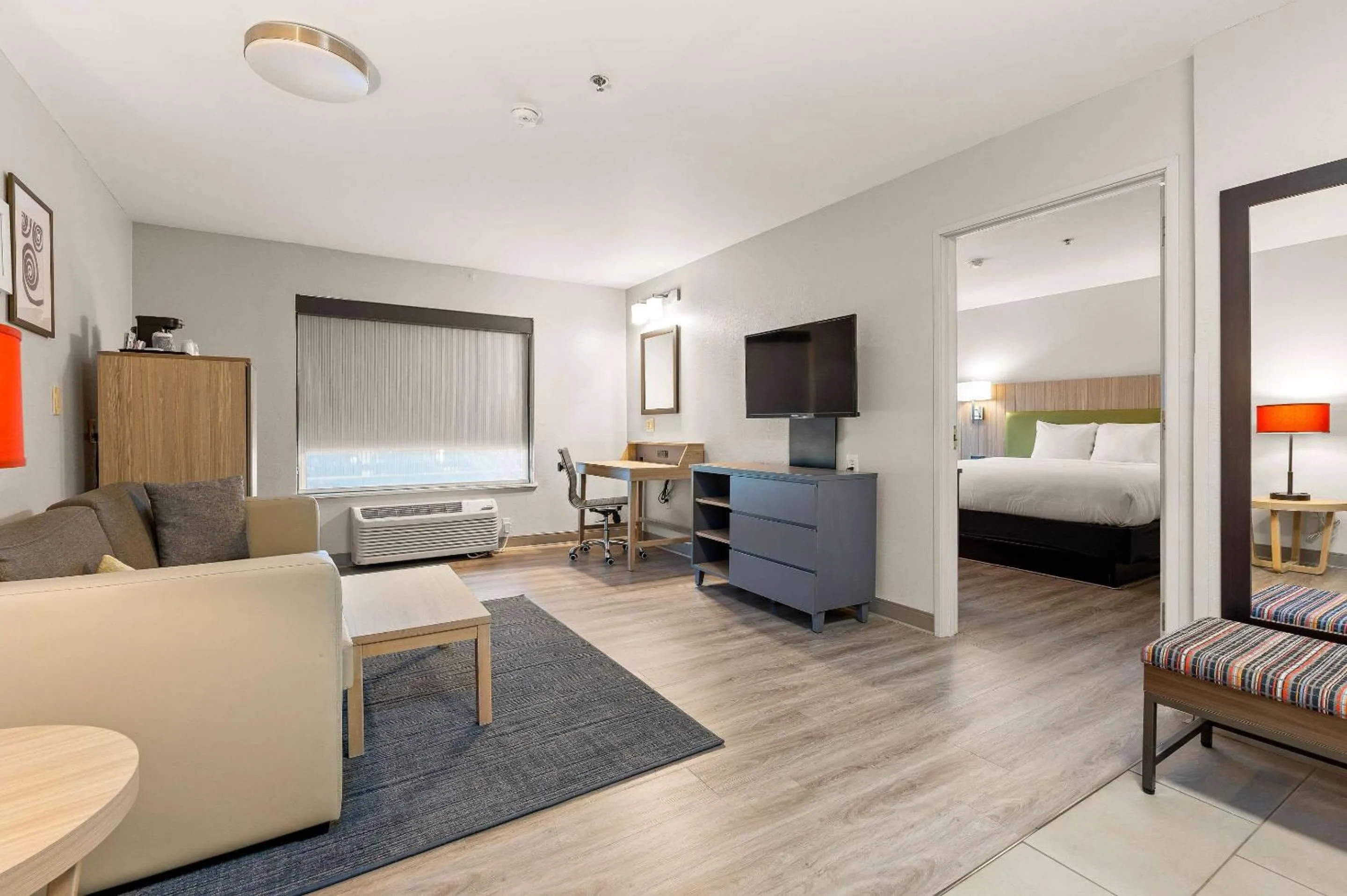 Bed in Country Inn & Suites by Radisson, Asheville - Outlet Mall