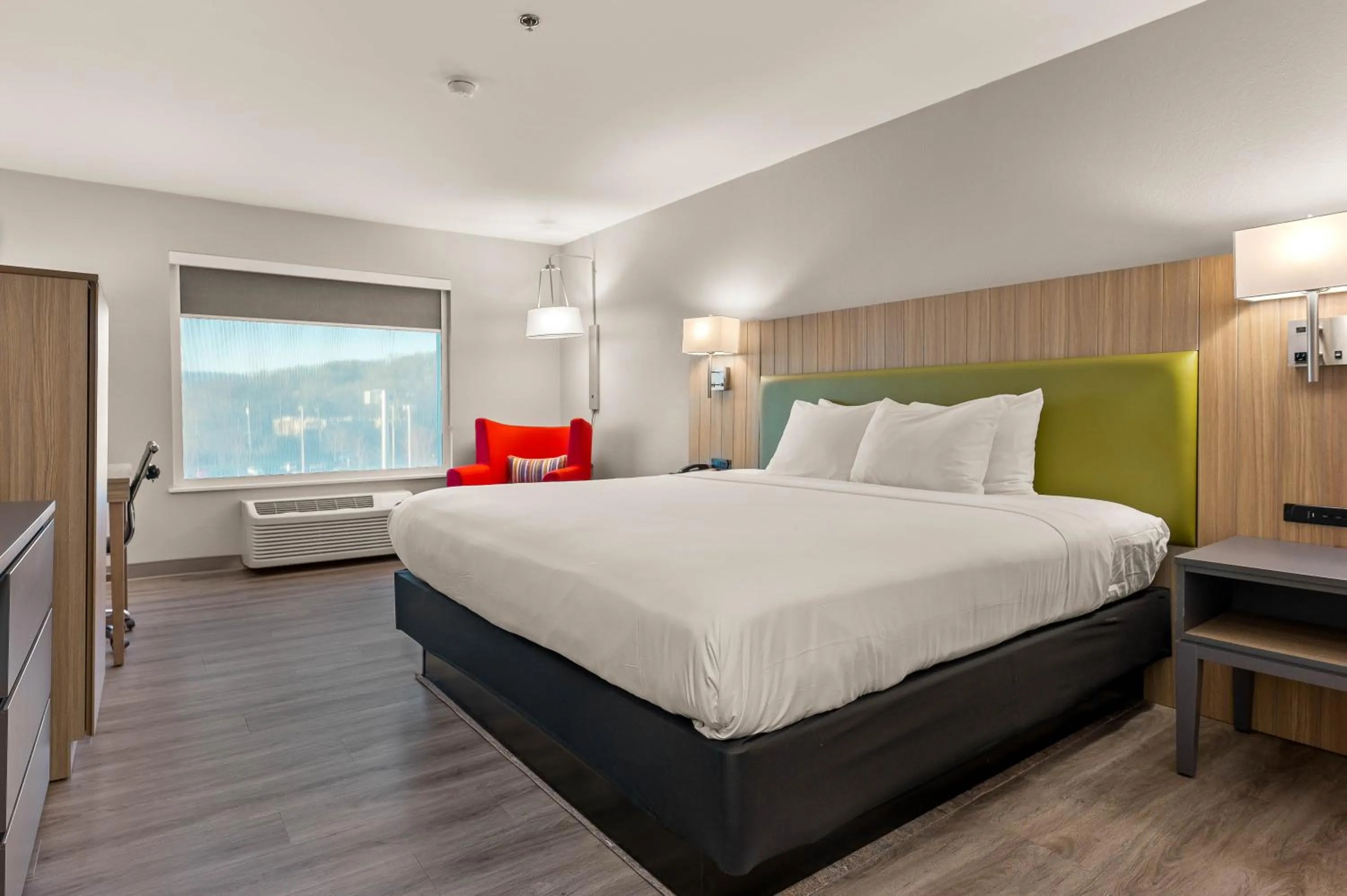 Bed in Country Inn & Suites by Radisson, Asheville - Outlet Mall