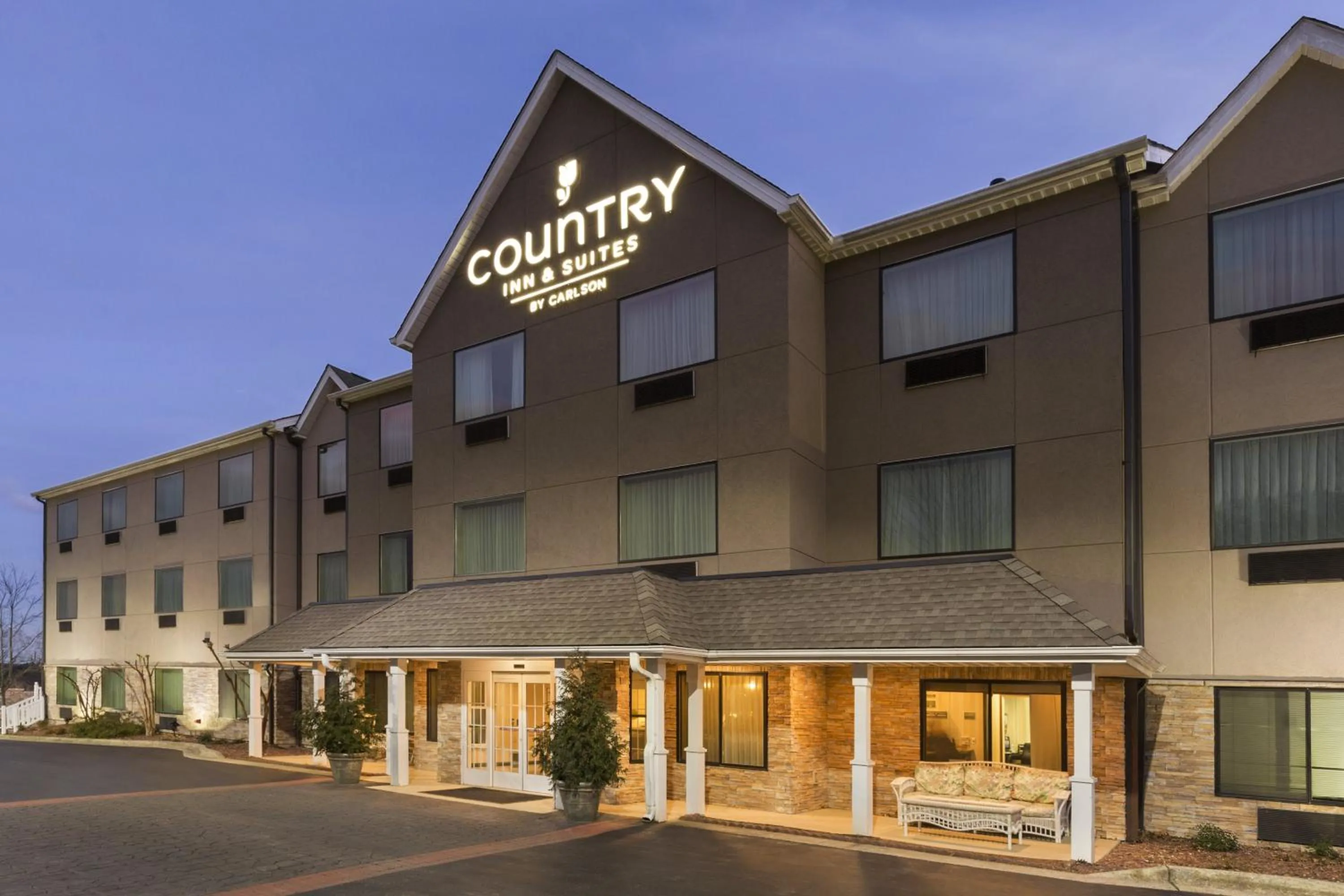 Property building in Country Inn & Suites by Radisson, Asheville - Outlet Mall