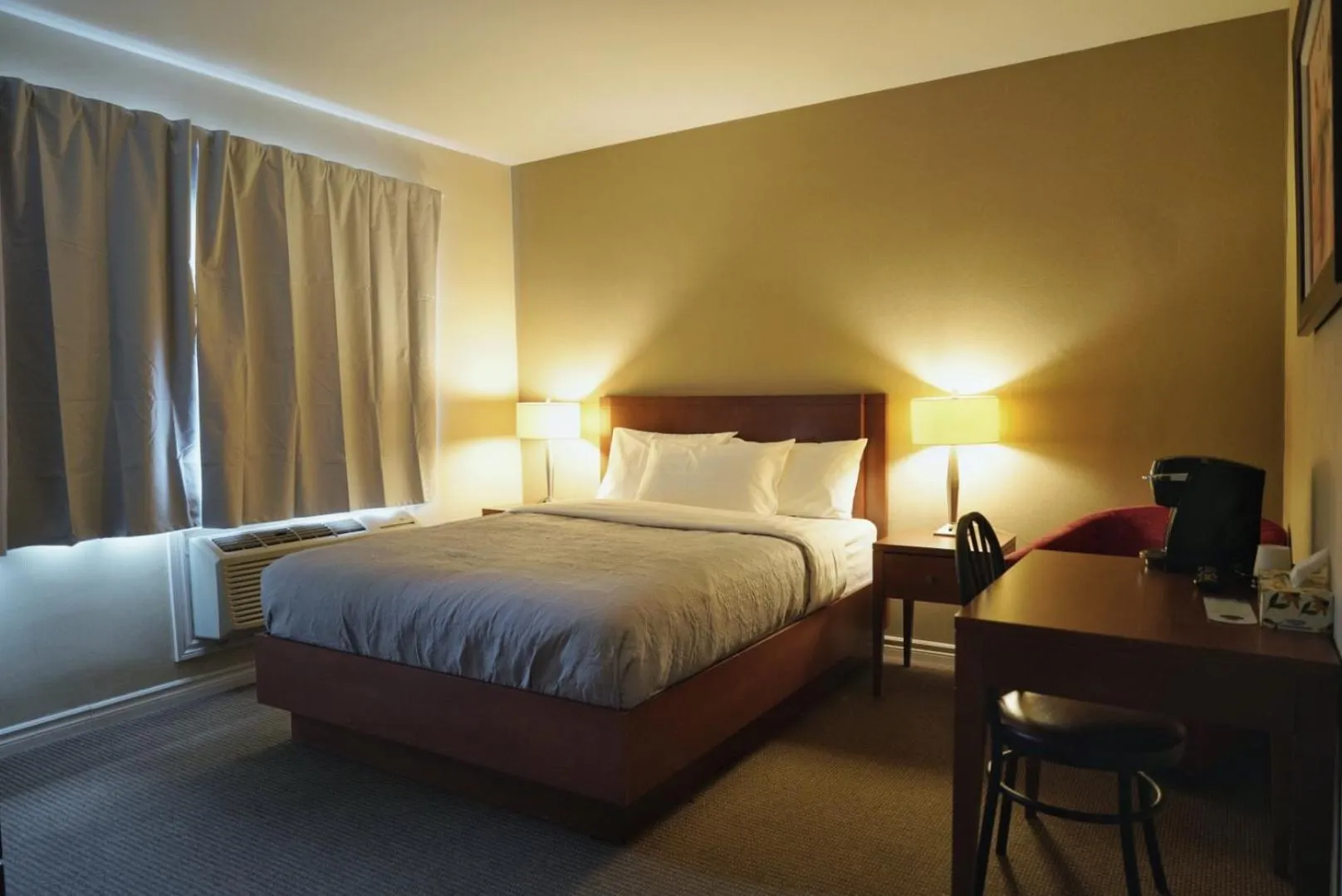 Bed in Hotel Le Mirage